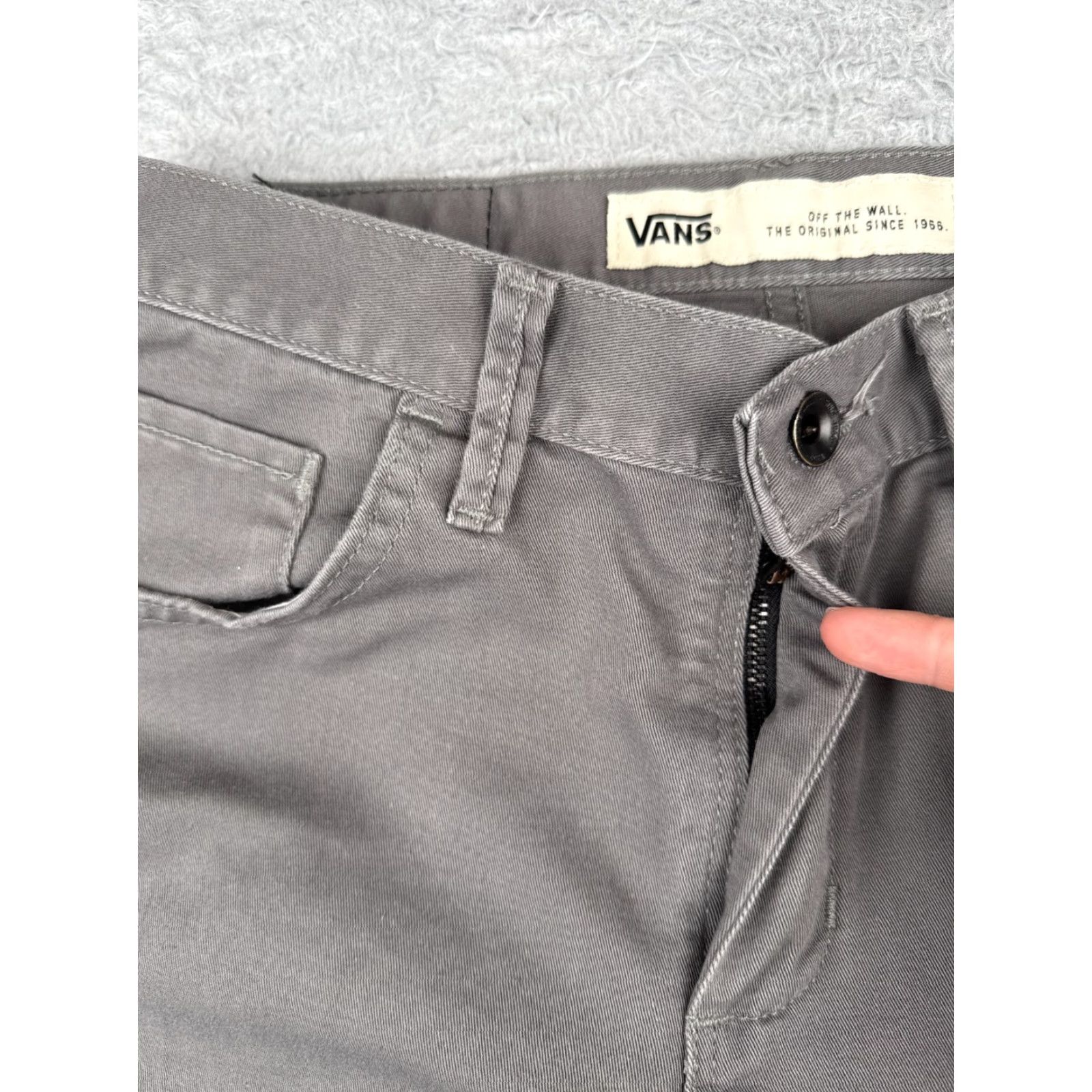 Volcom Volcom Shorts Men 30 Gray Cotton Blend Twill Skateboard Beach 11" Raw Hem Mens Size US 30 / EU 46 - 6 Thumbnail