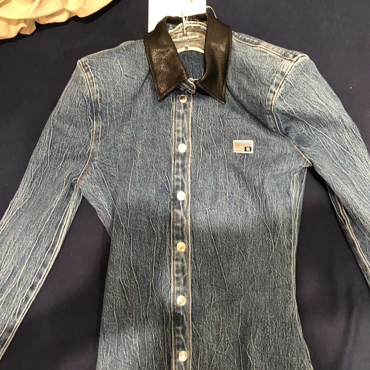 Alexander Wang Shrunken denim shirt with leather collar Size S / US 4 / IT 40 - 1 Thumbnail