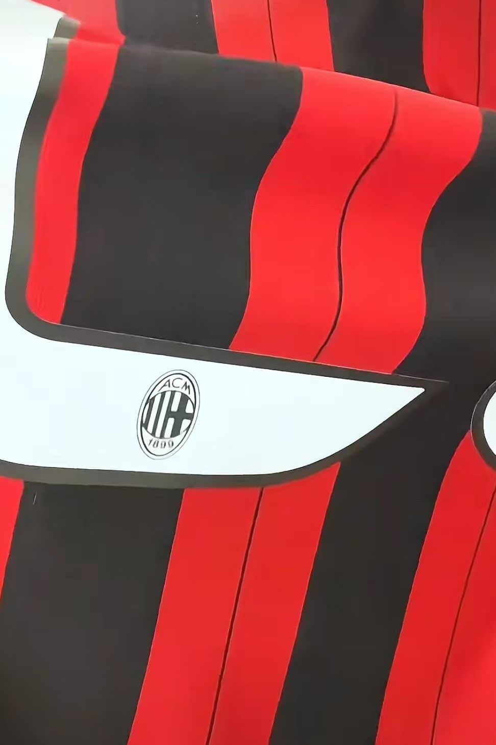 Other 2013 2014 AC Milan #22 Kaka Jersey Size US L / EU 52-54 / 3 - 4 Thumbnail