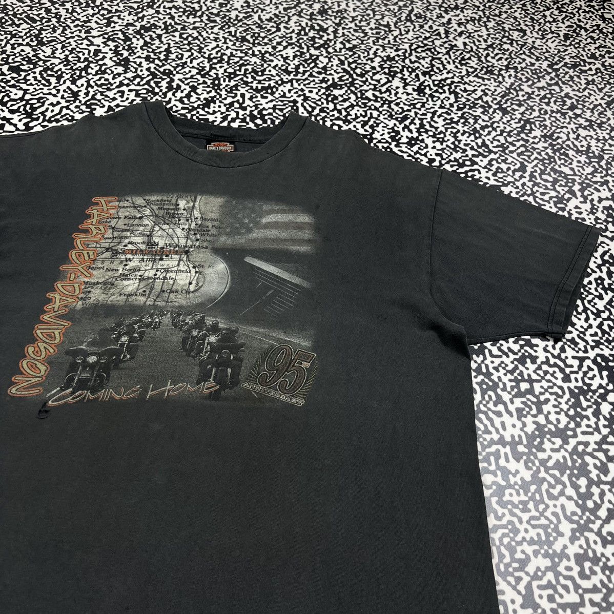 Harley Davidson Vintage 00s Harley Davidson Milwaukee Faded Boxy T-shirt Size US XXL / EU 58 / 5 - 6 Thumbnail