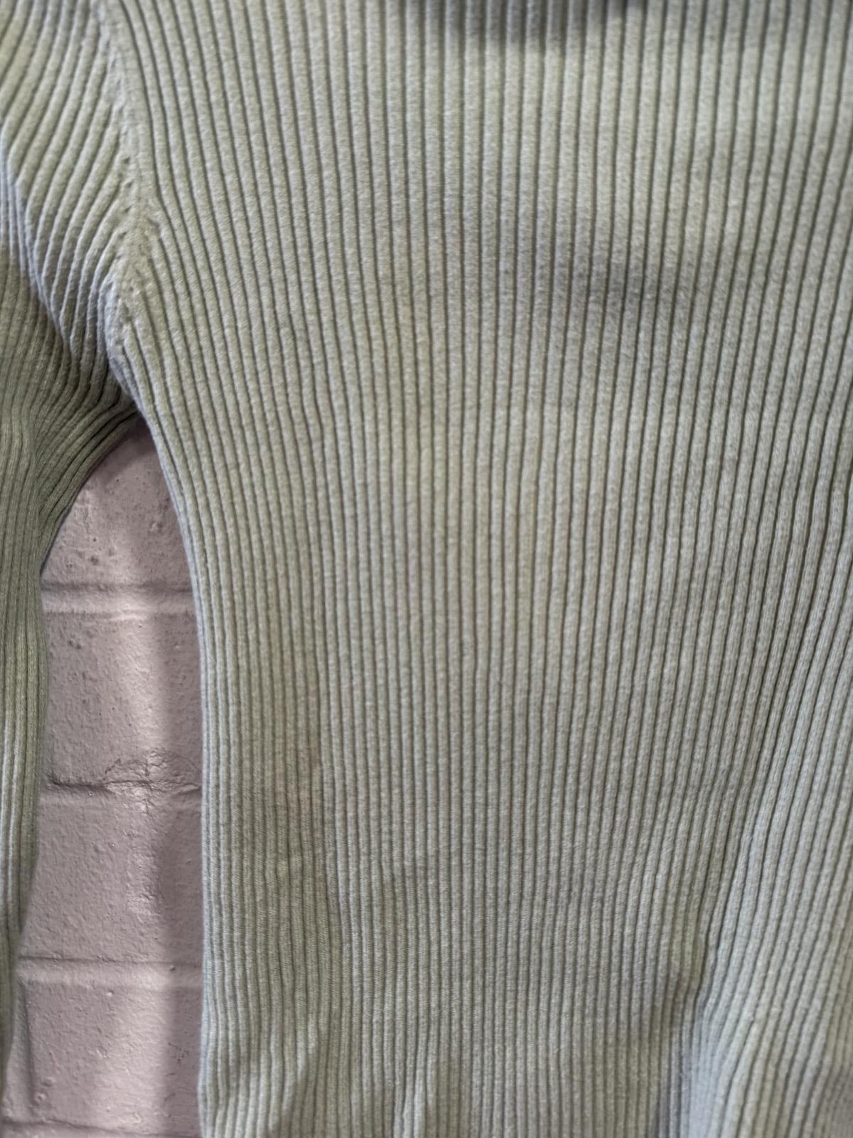 Designer Light Green Ribbed Turtleneck Sweater Size M / US 6-8 / IT 42-44 - 3 Thumbnail