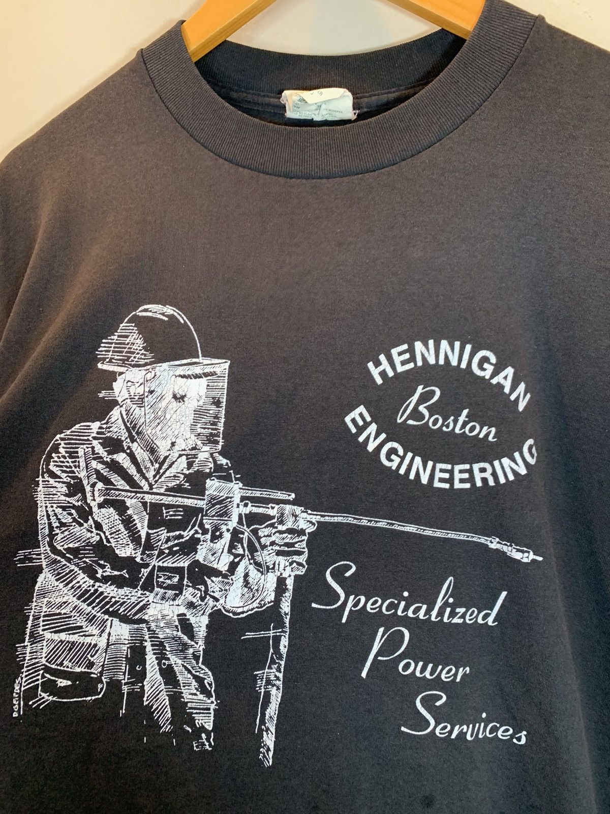 Vintage RARE Vintage Hennigan Engineering Specialized Services Shirt Size US XL / EU 56 / 4 - 2 Thumbnail