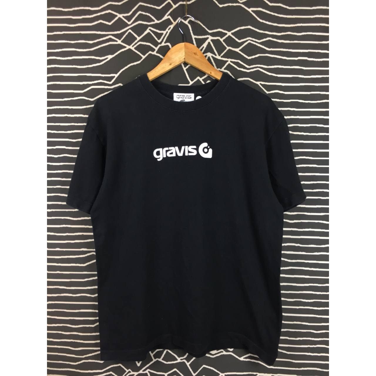 Gravis × Vintage Vtg Gravis Skateboards Spell Out Logo Skate Tee Size US L / EU 52-54 / 3 - 1 Thumbnail