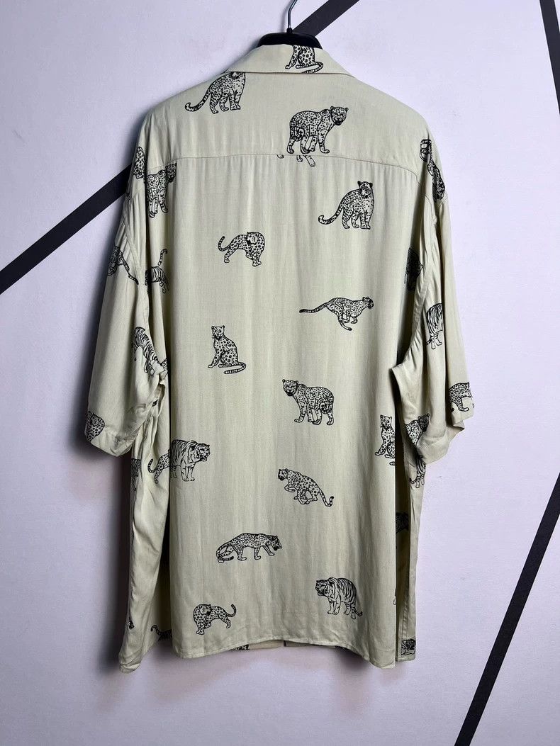 Celine CELINE size 40 Tiger and leopard full printed shirt short Size US XXS / EU 40 - 2 Thumbnail