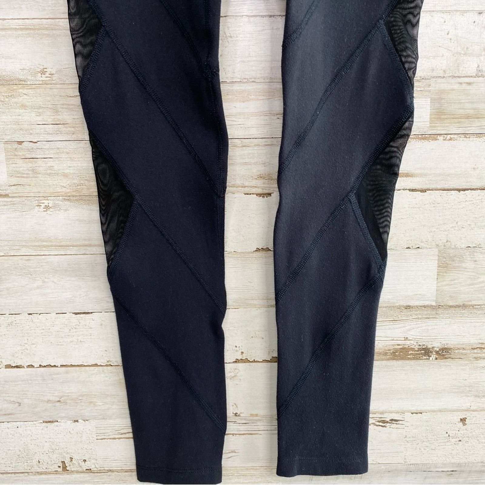 Beyond Yoga Beyond Yoga Limited Edition Diamond Mesh Leggings Black S Size 27" / US 4 / IT 40 - 12 Thumbnail