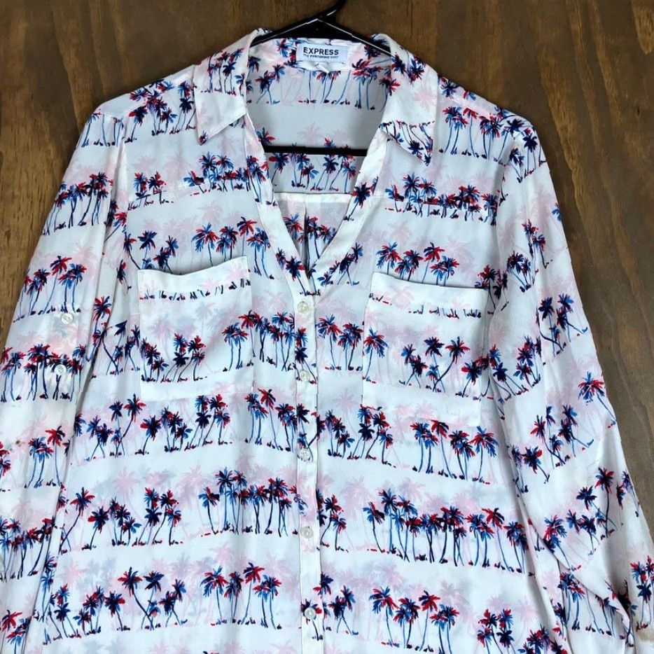 Express Express Blouse White Palm Tree Portofino V-Neck Button Down Sheer M Womens Size M / US 6-8 / IT 42-44 - 2 Thumbnail