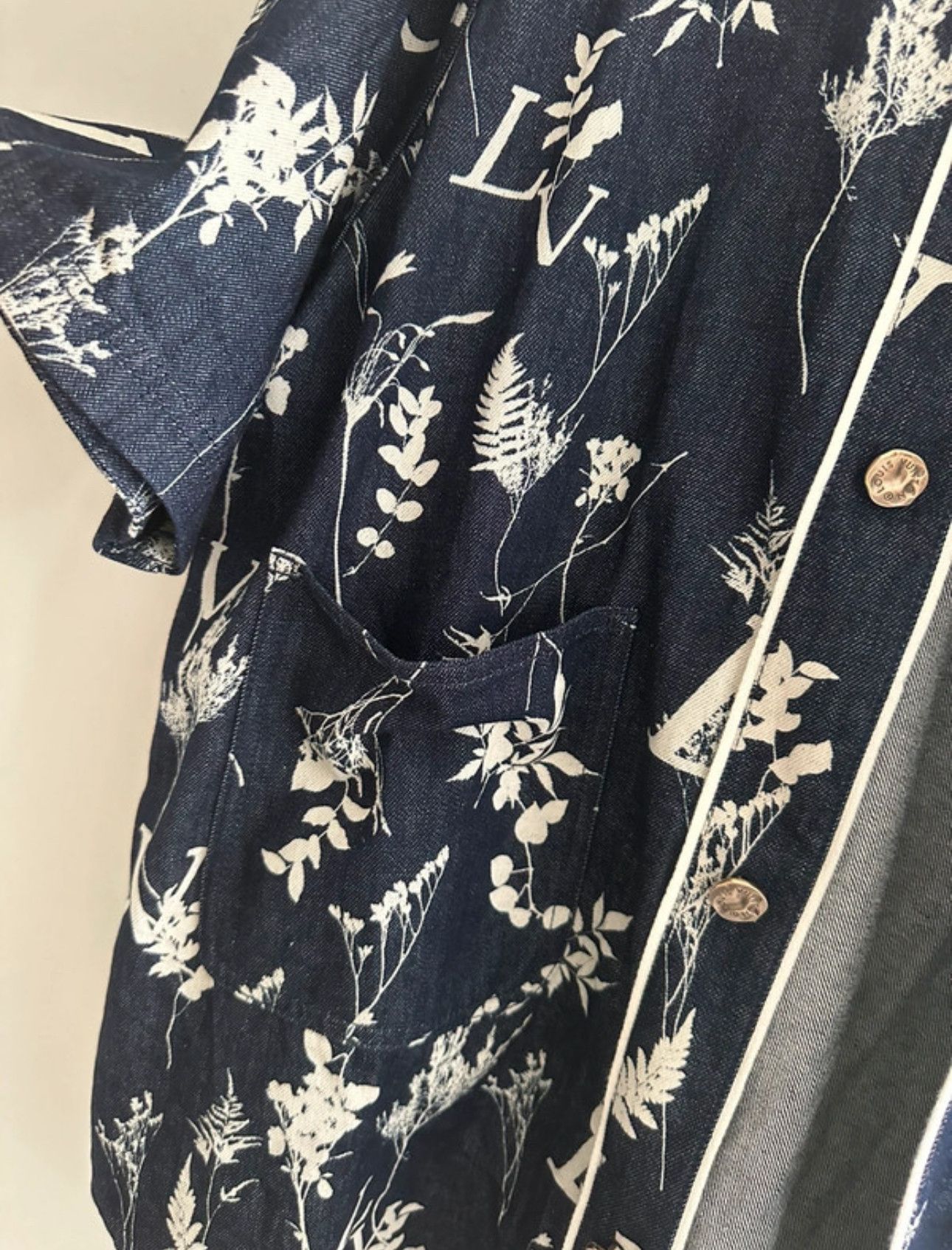 Louis Vuitton Louis Vuitton Leaf Shirt Size XXL Size US XXL / EU 58 / 5 - 3 Thumbnail
