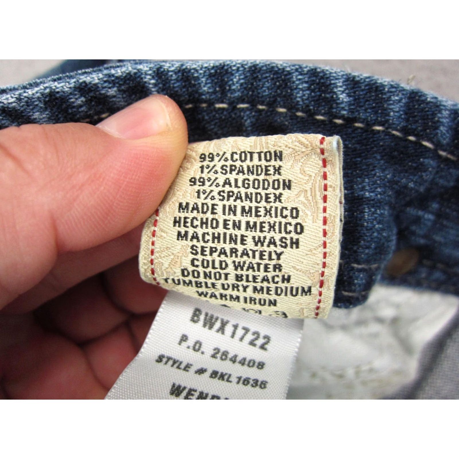 Vintage Buckle BKE Jeans Womens 31 x 21 Blue Denim Capri Cropped Wendi Stretch Bootcut Jeans Size 24" / US 00 / IT 34 - 6 Thumbnail