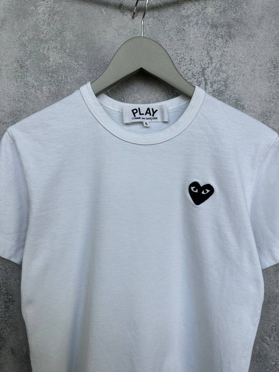 Comme des Garcons PLAY Comme des Garcons PLAY Heart Black Logo T-Shirt White Crew Size S / US 4 / IT 40 - 4 Thumbnail