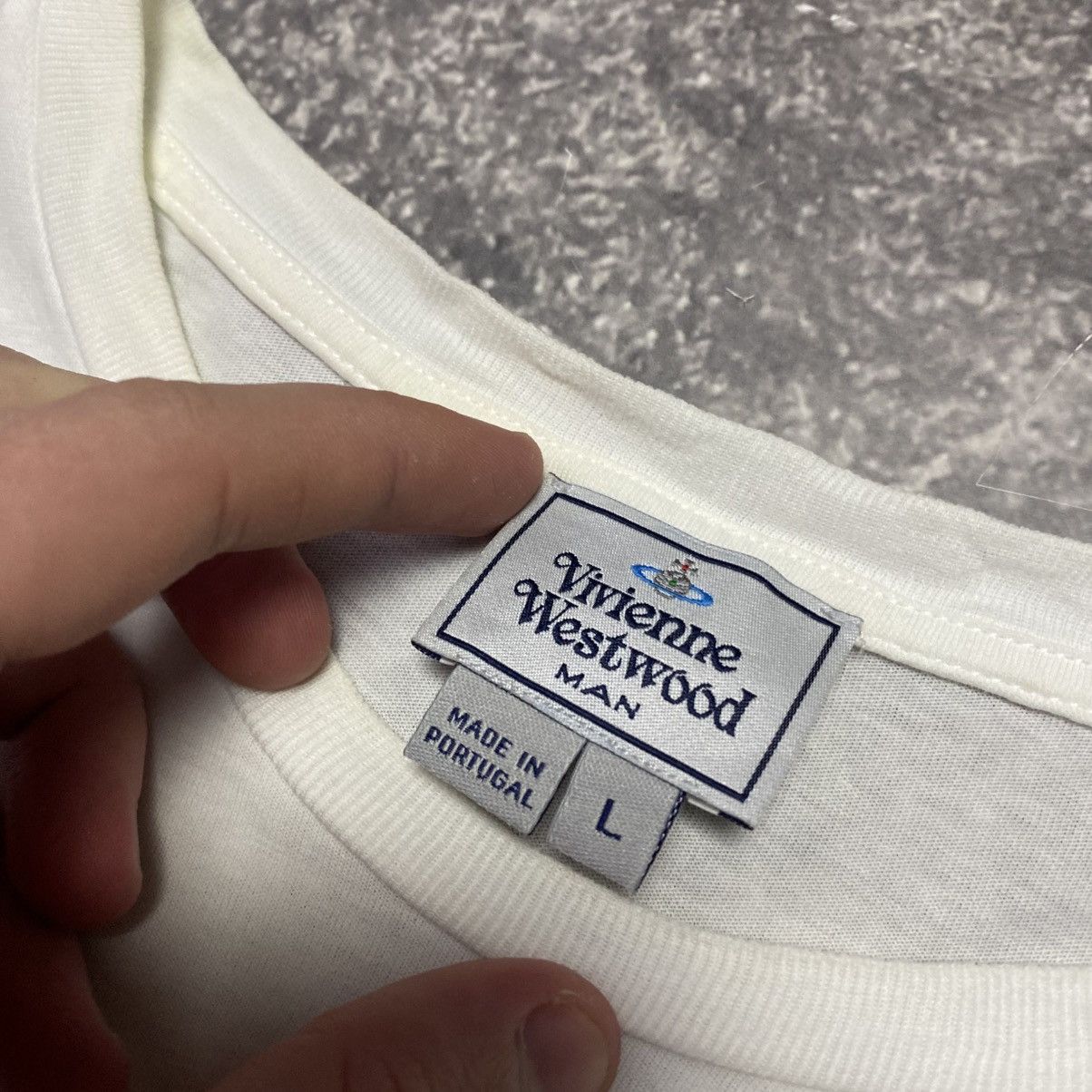 Vivienne Westwood Luxury Vivienne Westwood small logo basic designer tee sizeL Size US L / EU 52-54 / 3 - 4 Thumbnail