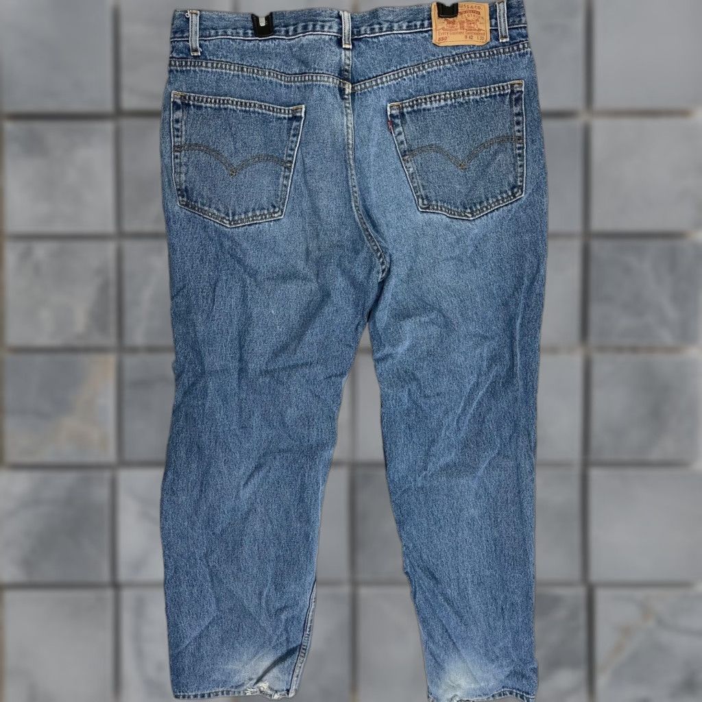 Levi's VINTAGE Levi's 550 Jeans Blue 42x29.5 100 Cotton Distress Hem Y2K Relaxed Men Medium Denim Jeans Size US 42 / EU 58 - 1 Thumbnail