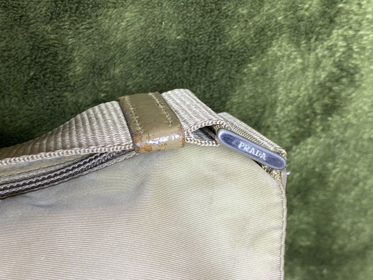 Prada Vintage Prada khaki beige nylon tessuto crossbody bag Size ONE SIZE - 10 Thumbnail