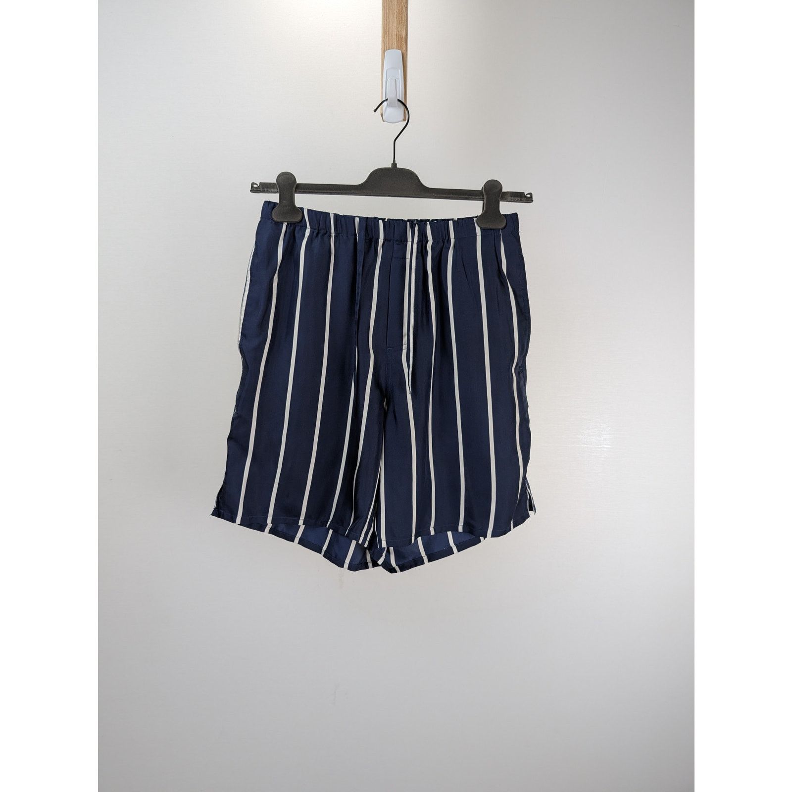 AMI o1rshd1 CC20 Stripped Shorts in Blue/White Size US 32 / EU 48 - 1 Thumbnail