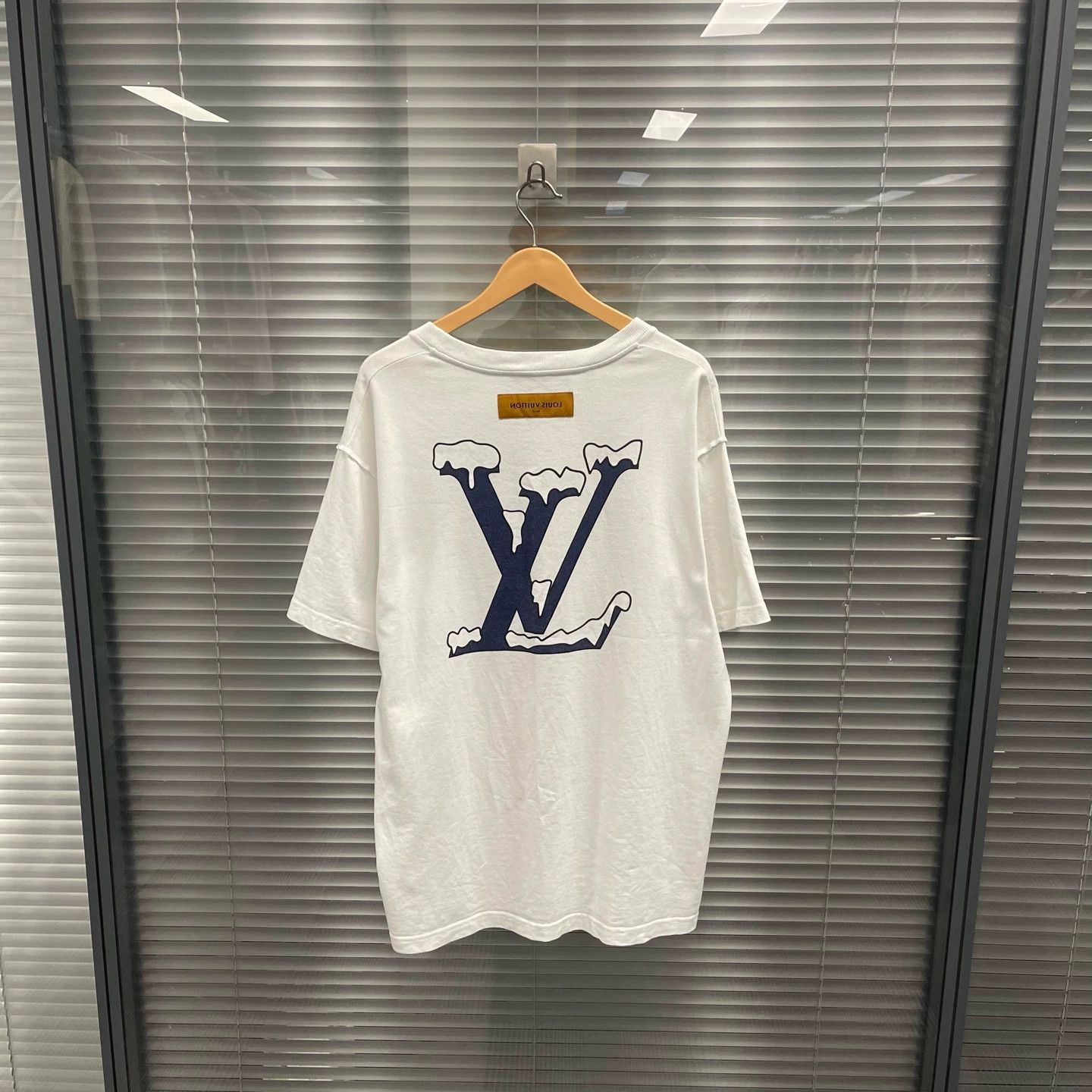 Louis Vuitton LV Snow Melt White Tee XXL 99 New Size US XXL / EU 58 / 5 - 2 Thumbnail