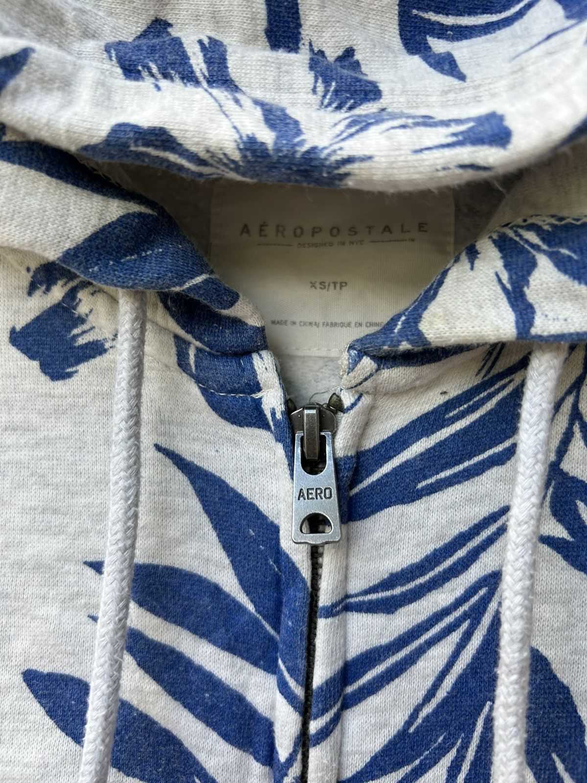 If Six Was Nine × Japanese Brand × Le Grande Bleu (L.G.B.) Aeropostale blue flowers hoodie Ifsixwasnine LGB Size US M / EU 48-50 / 2 - 6 Thumbnail