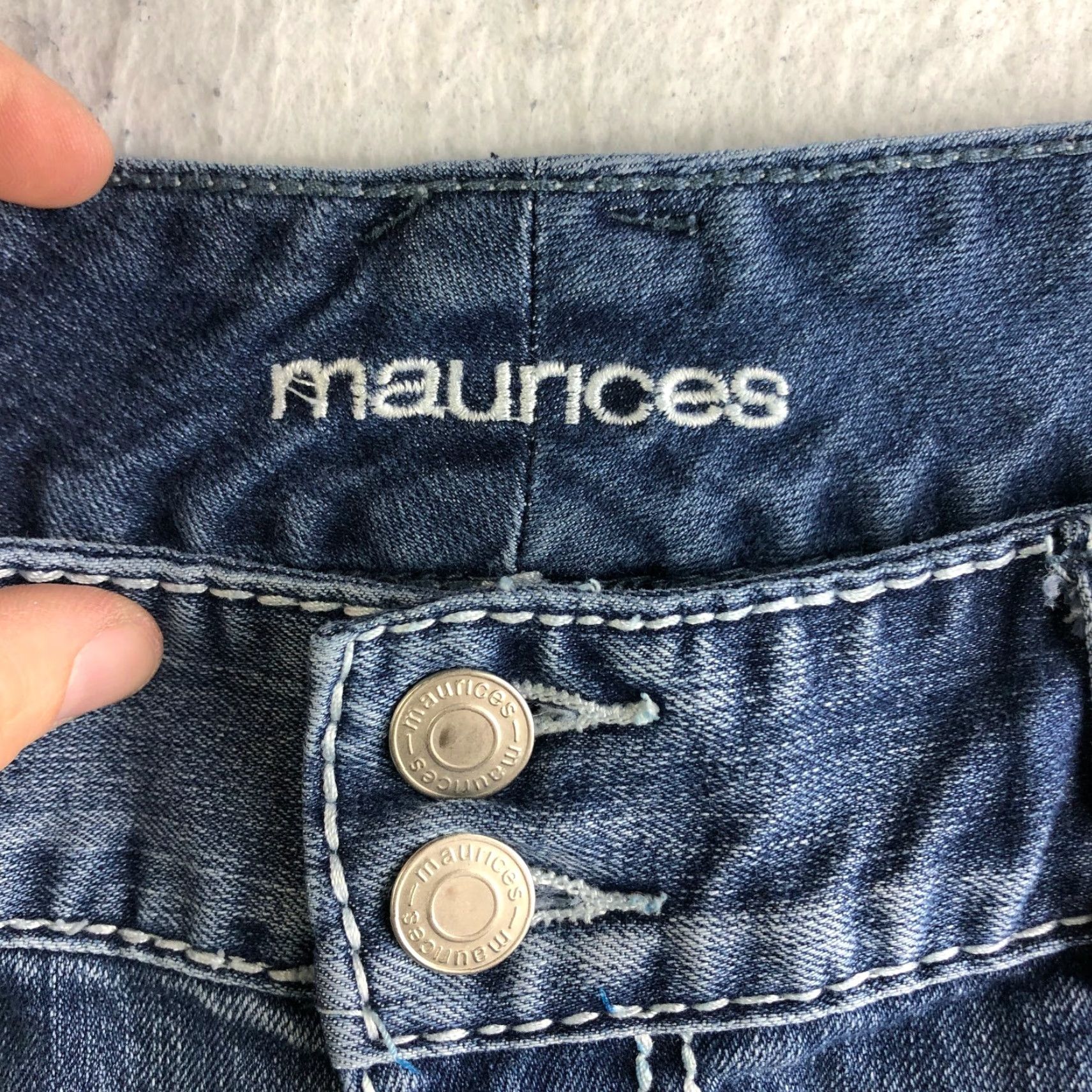 Vintage Maurices Jeans Womens 5/6 Mid Rise Crop Medium Wash Blue Denim Distressed No Regular Fit Cotton Size 28" / US 6 / IT 42 - 7 Thumbnail