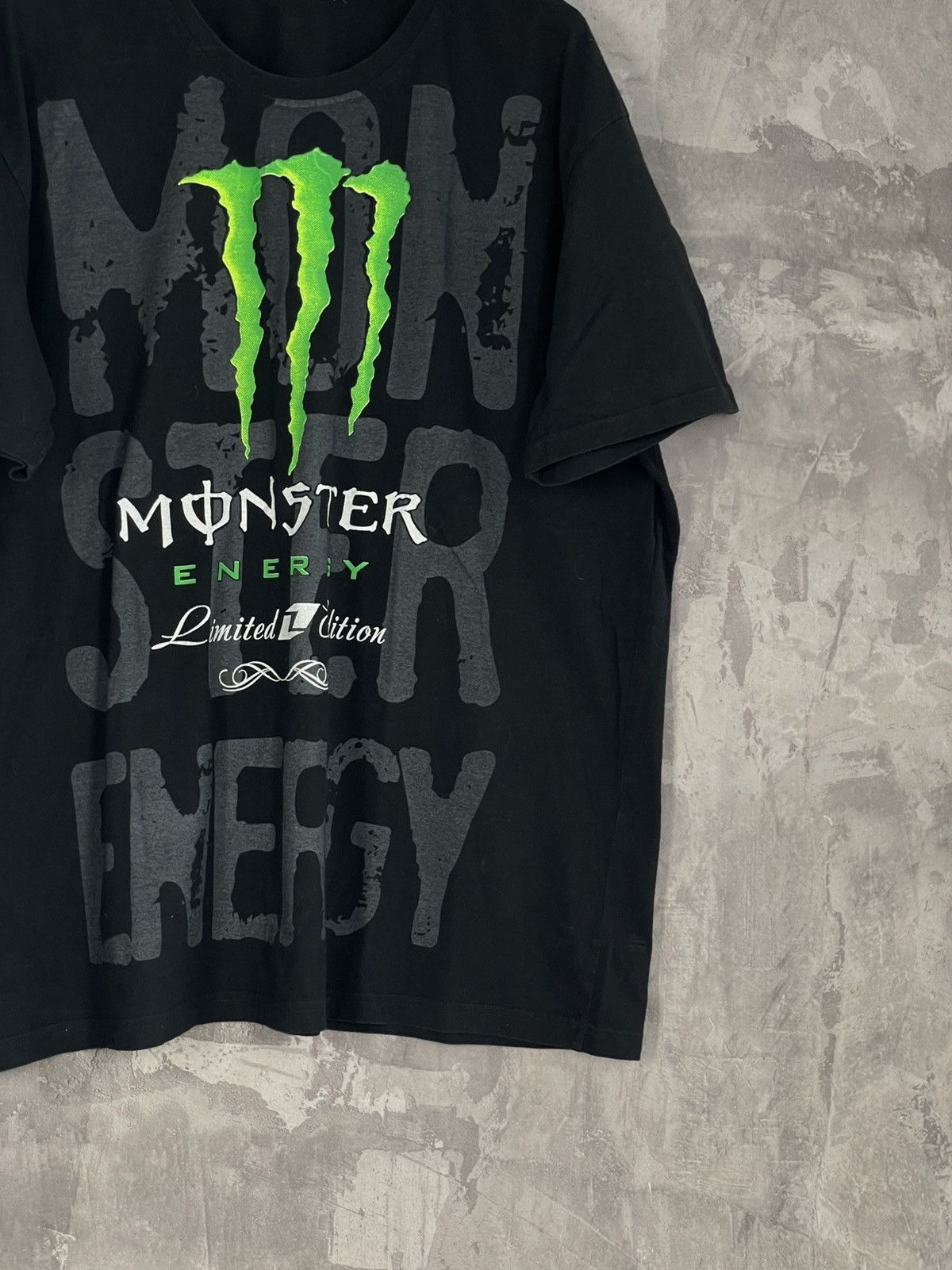 Vintage Monster Energy vintage Y2K Graphic t-shirt Size US L / EU 52-54 / 3 - 6 Thumbnail