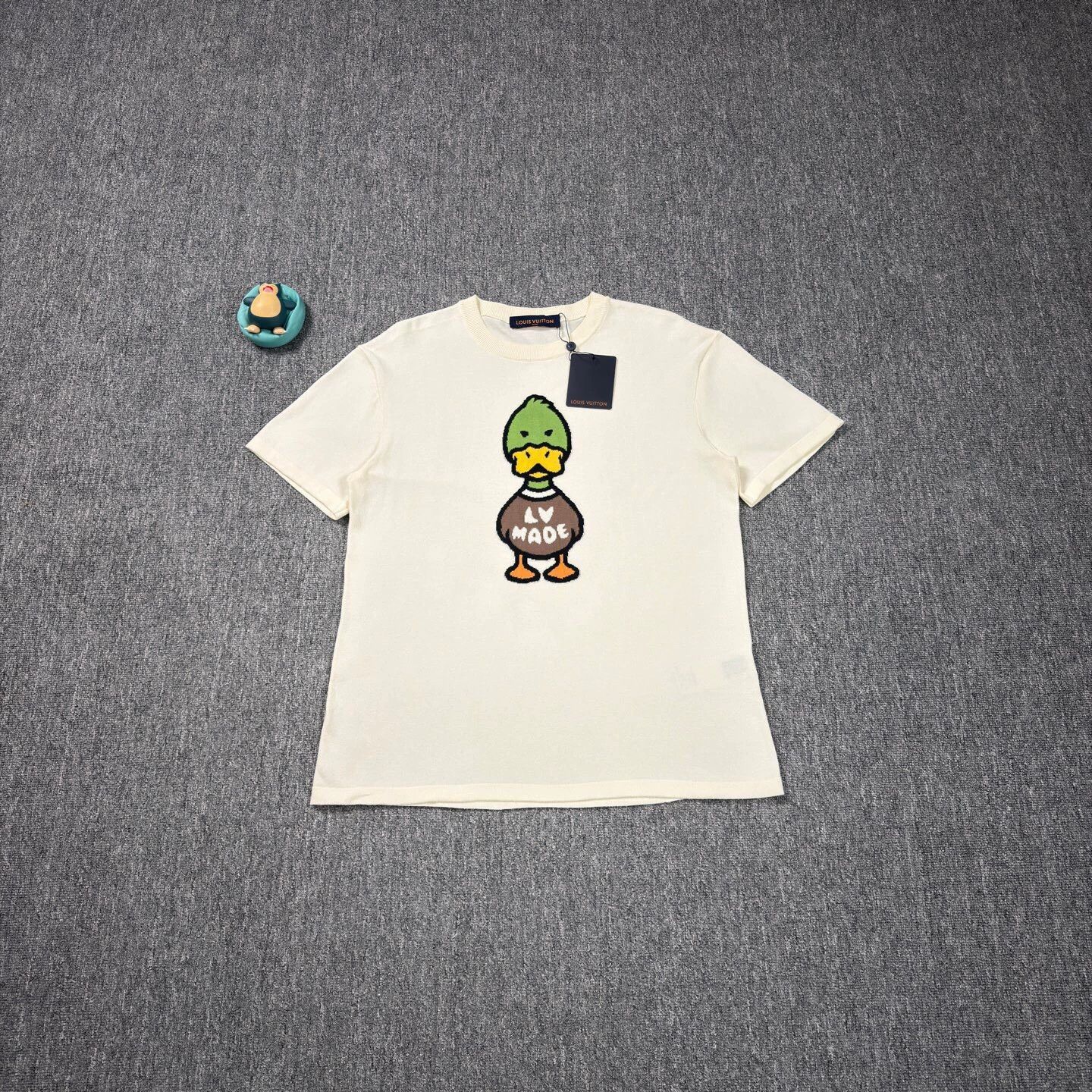 Louis Vuitton LV Nigo duck print ivory knit short-sleeve M Size US M / EU 48-50 / 2 - 1 Thumbnail
