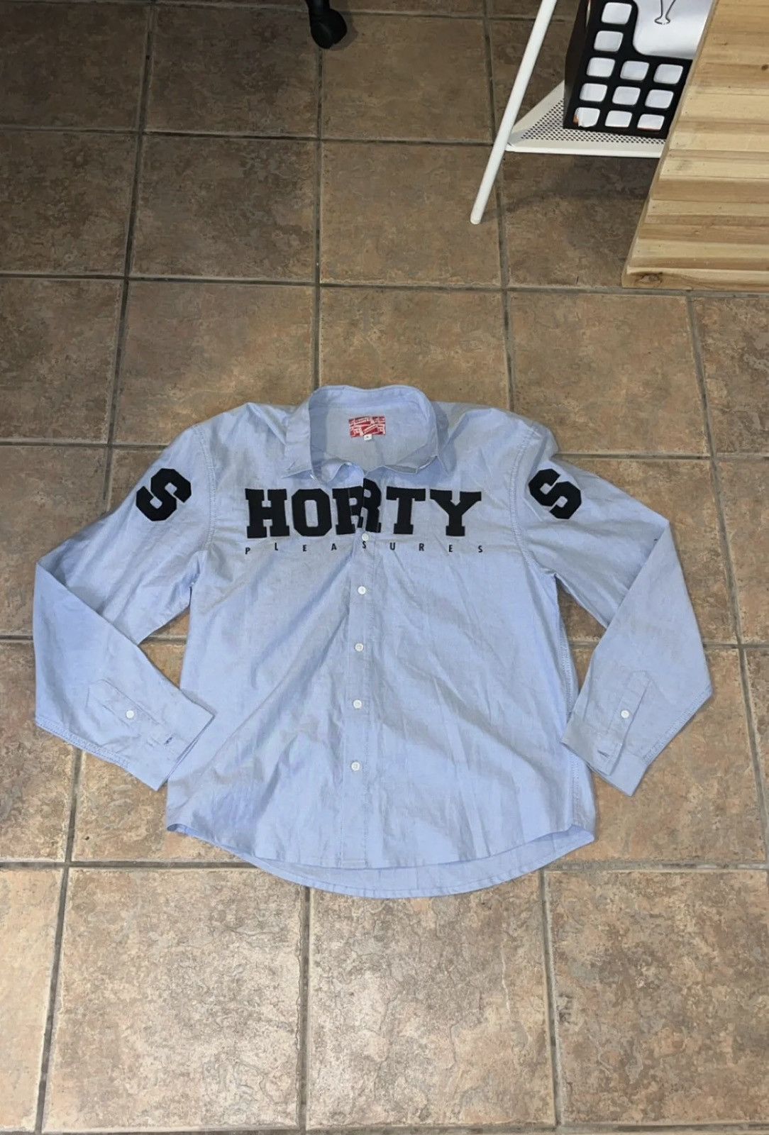 Pleasures Pleasures Button up Sz Large NWOT Size US L / EU 52-54 / 3 - 1 Thumbnail
