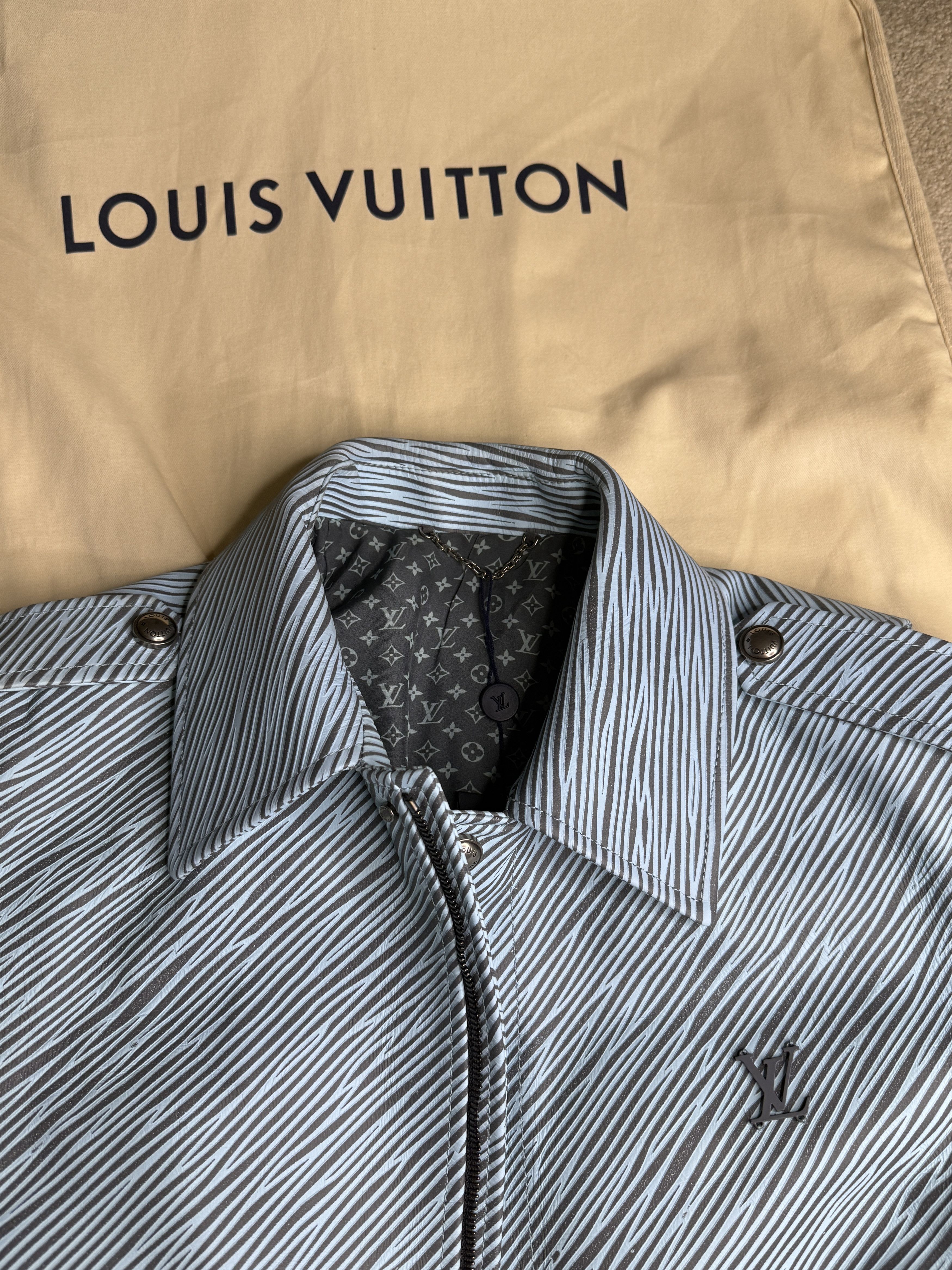Louis Vuitton LV x Park Seo-Bo Epi Leather Flight Jacket Size US S / EU 44-46 / 1 - 17 Thumbnail