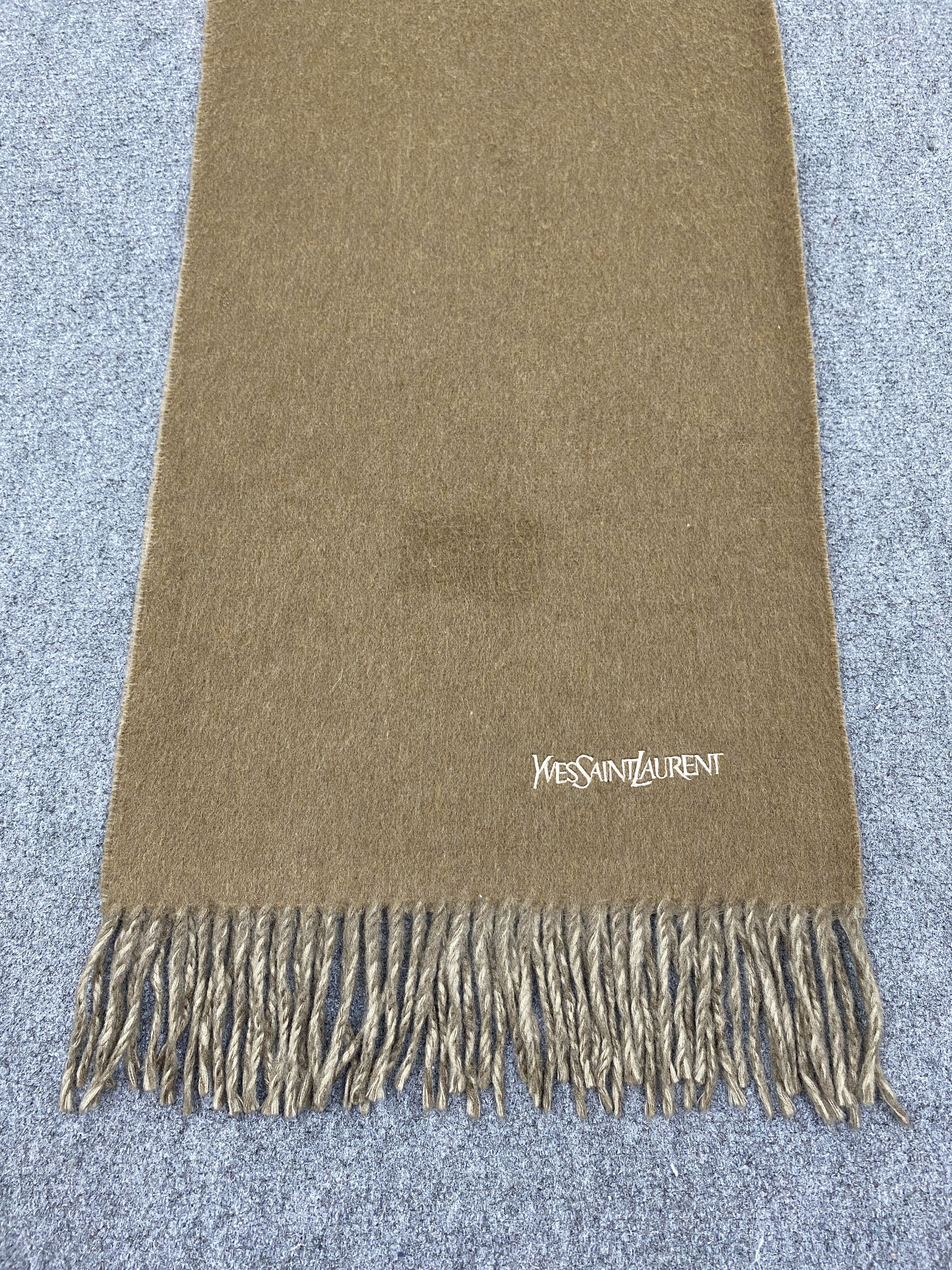 Yves Saint Laurent Yves Saint Laurent Scarf / Muffler / Neckwear SC0344 Size ONE SIZE - 7 Thumbnail