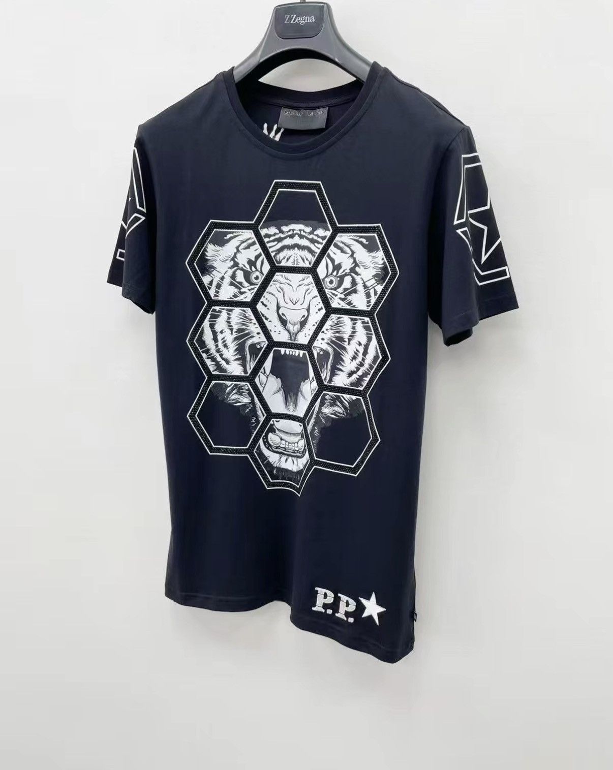 Philipp Plein PHILIPP PLEIN Embroidered & Rhinestone Short Sleeve J30 Size US XL / EU 56 / 4 - 2 Thumbnail