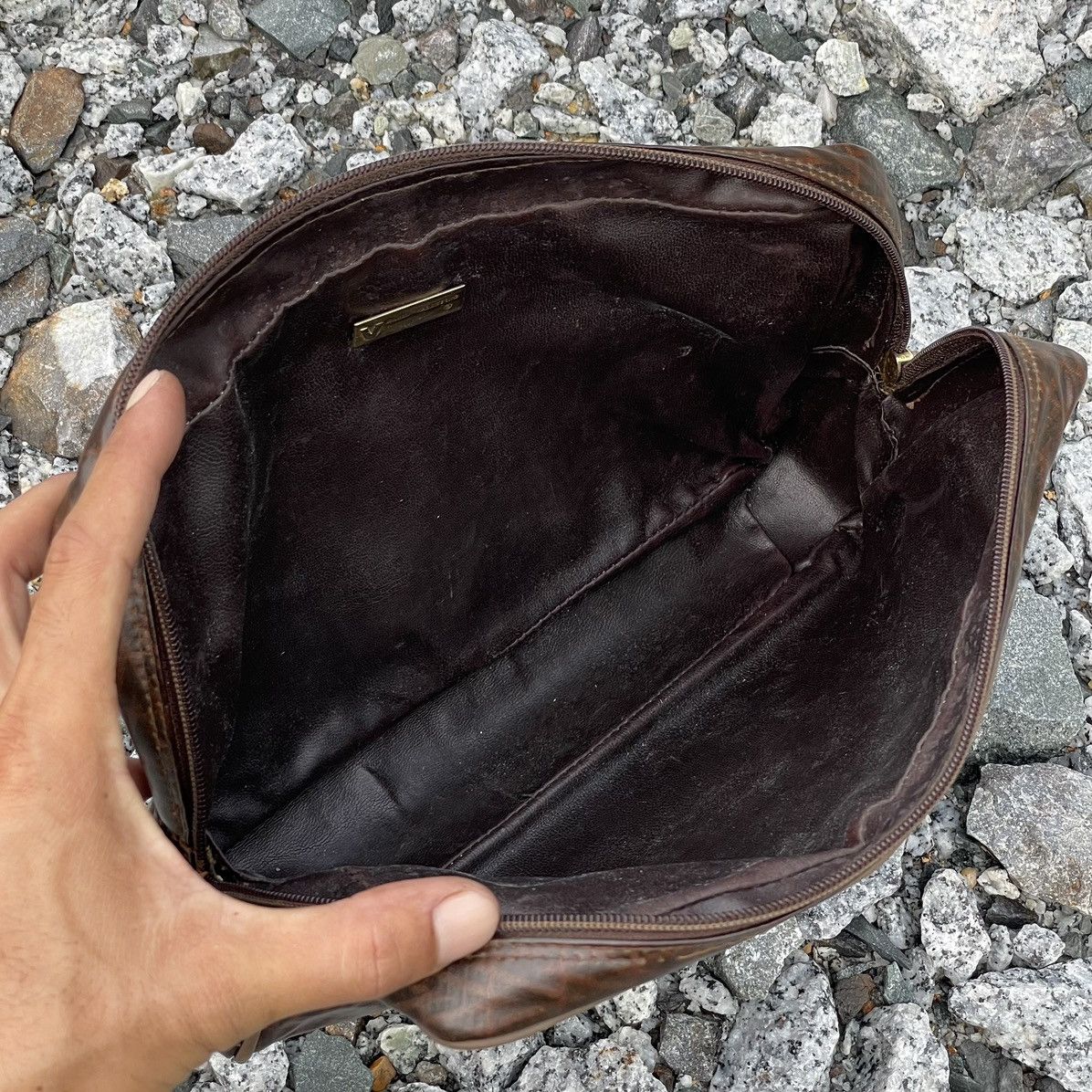 Mario Valentino × Valentino Vintage Mario Valentino Unisex Monogram Clutch Size ONE SIZE - 7 Thumbnail