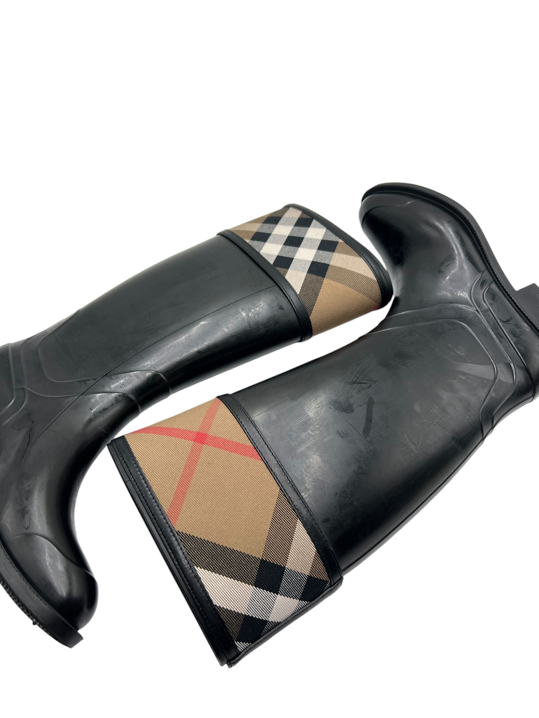 Burberry Burberry Black Rubber Rain Boots Size EU:38 US:8 Size US 8 / IT 38 - 12 Thumbnail