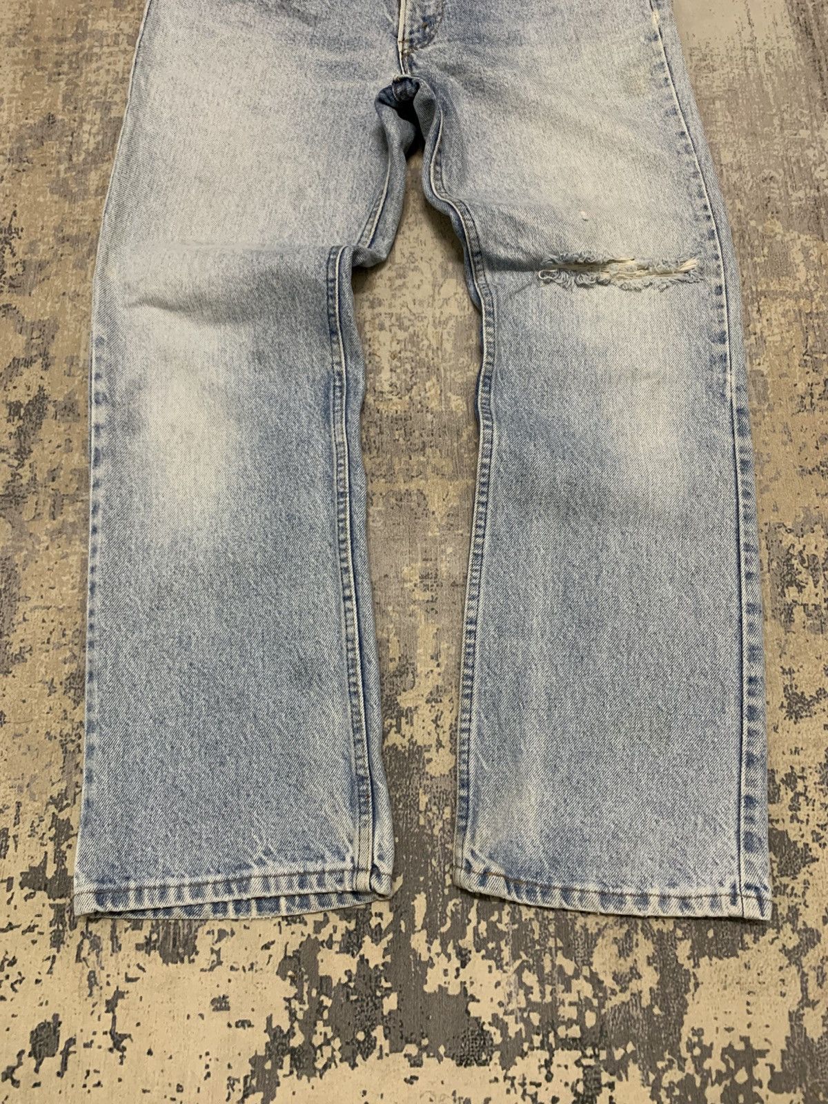 Levi's Vintage Levi's 517 Light Wash Distressed Grunge Jeans 32x27 Size US 32 / EU 48 - 3 Thumbnail