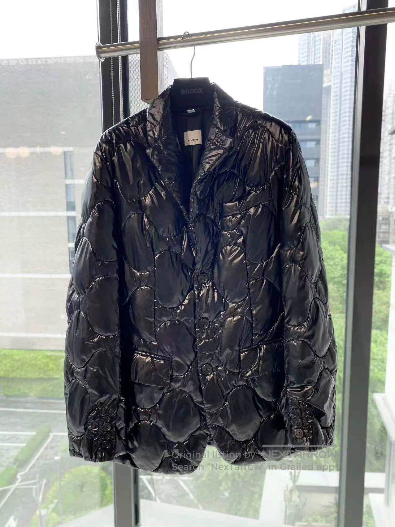 Burberry Burberry Black glossy down jacket| Size S / US 4 / IT 40 - 2 Thumbnail