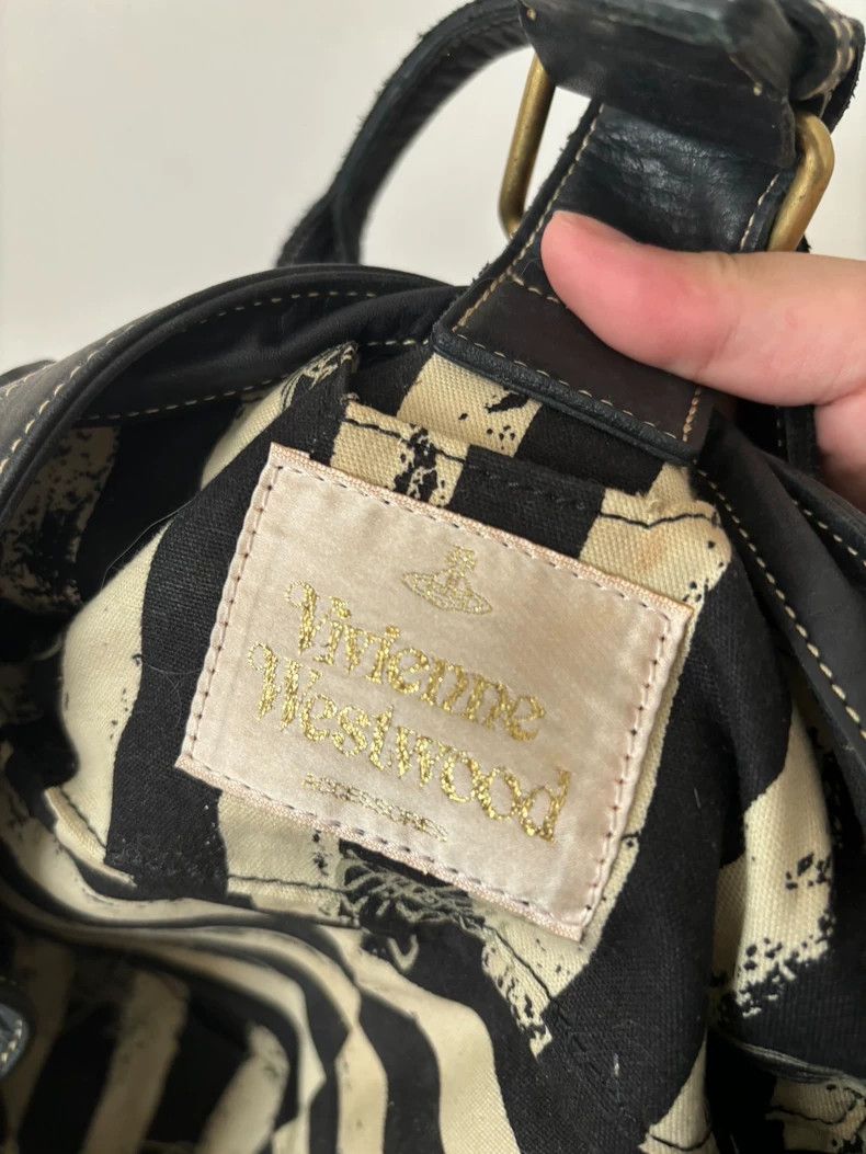 Vivienne Westwood Vivienne Westwood size os Black locomotive style Saturn imp Size ONE SIZE - 7 Thumbnail