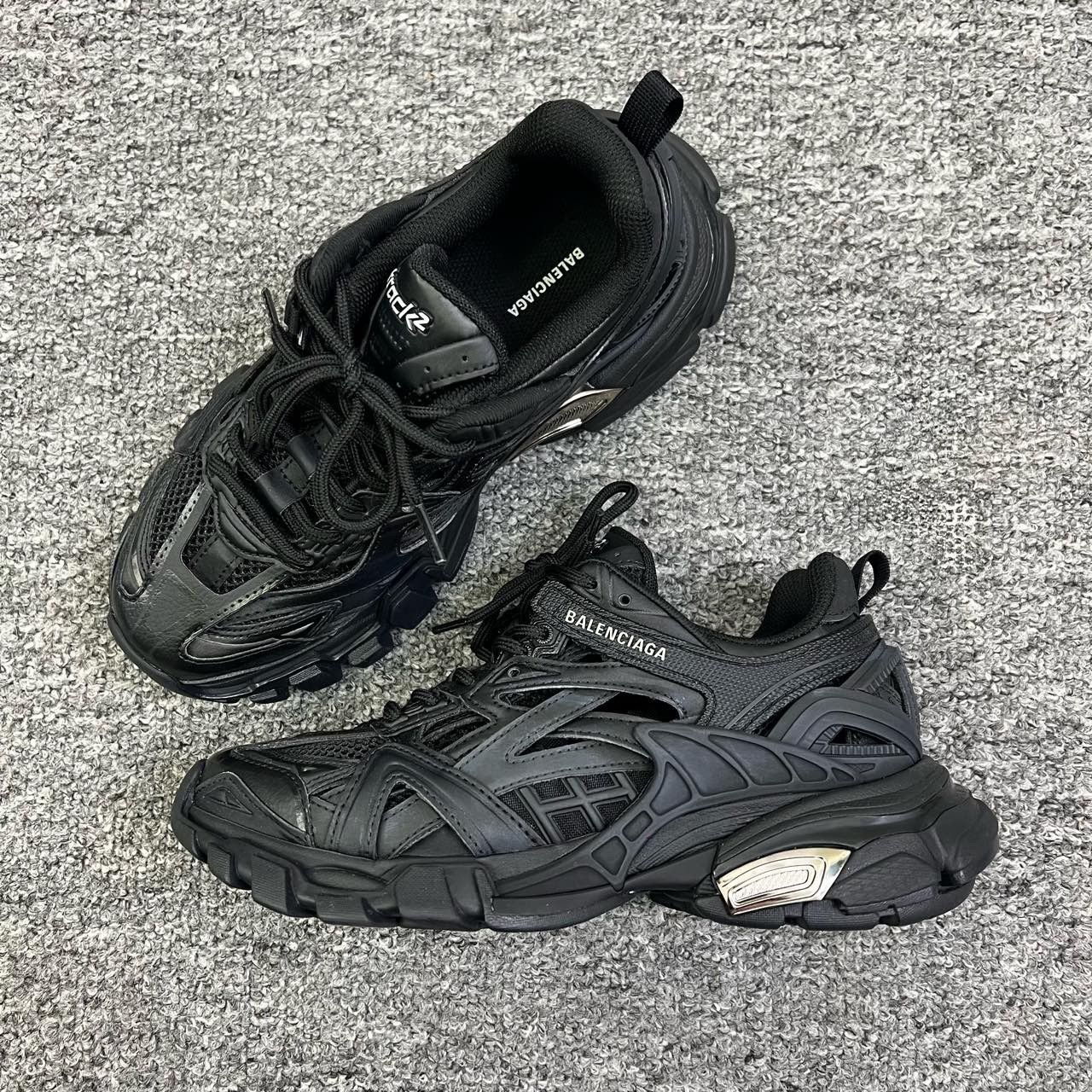 Balenciaga Balenciaga Track2 Hollow-Out Dad Shoes Size US 5 / IT 35 - 1 Thumbnail