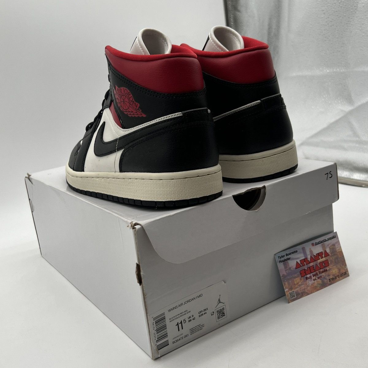 Wmns air Jordan mid black sail gym red