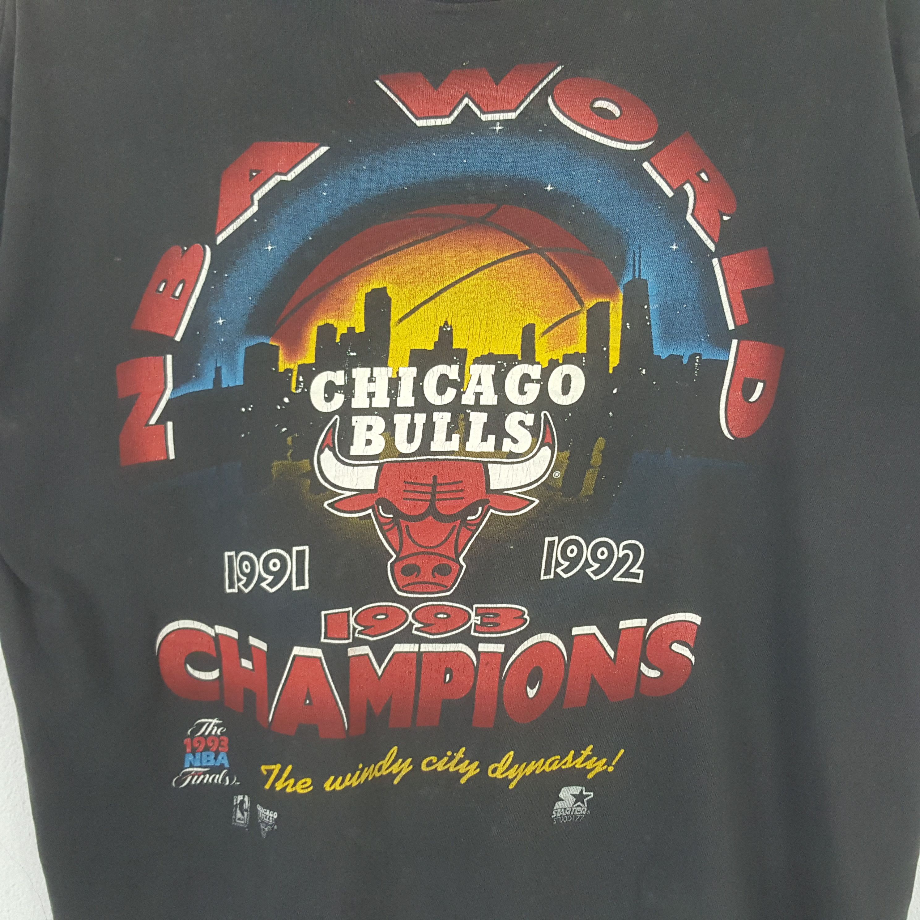 Starter Vintage Chicagi Bulls 1993 Champions Basketball Tshirt 32 Size US L / EU 52-54 / 3 - 2 Thumbnail