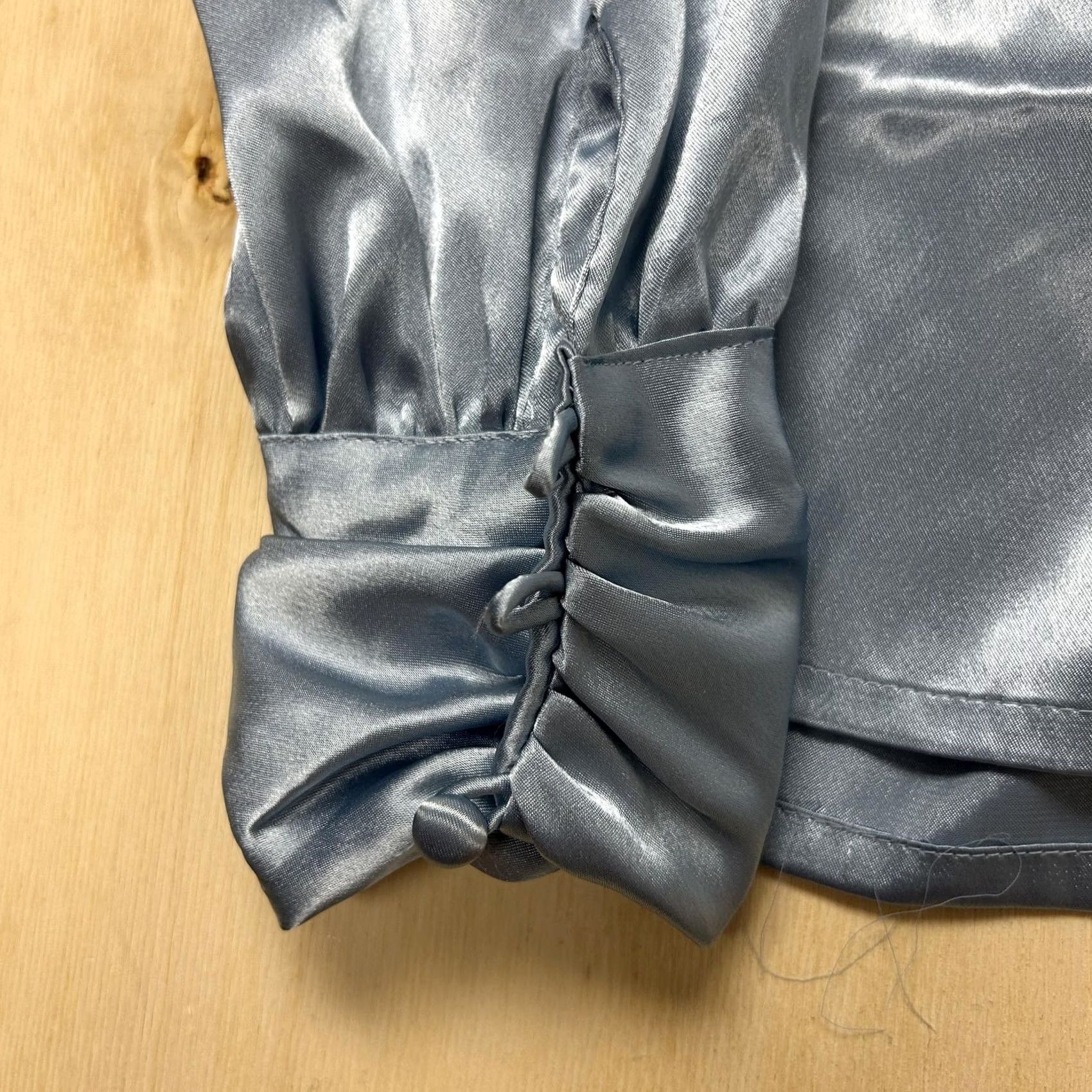 Vintage VINTAGE Karen Scott Blouse Women 8 Silver Satin High Neck Ruffle Cuff Long Sleeve Size M / US 6-8 / IT 42-44 - 3 Thumbnail