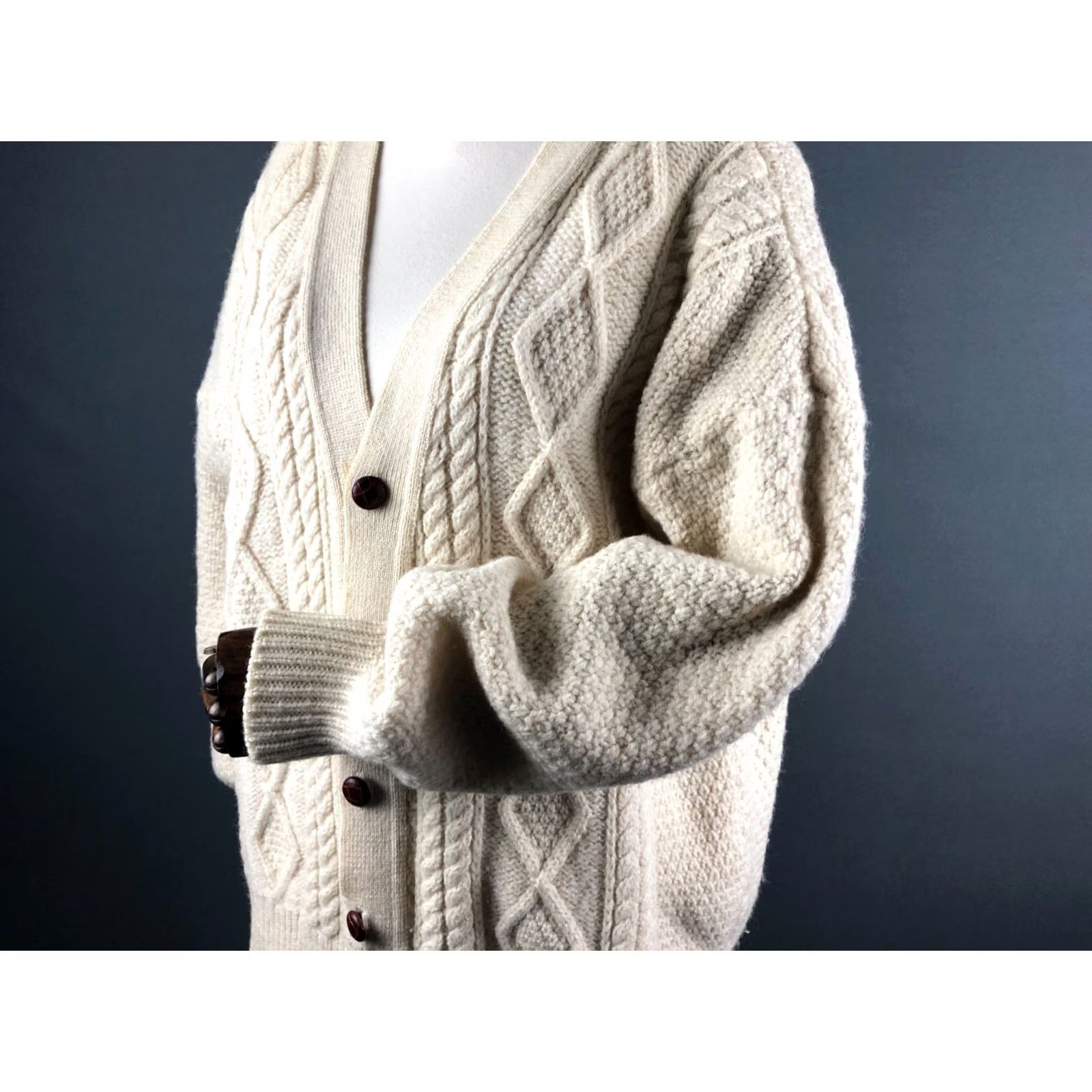 Vintage Aran Cardigan Mens XL Ivory Pure New Wool Wool Knit Cable-V-Neck Button Shirt Sweater Classic Vintage No Size US XL / EU 56 / 4 - 6 Thumbnail