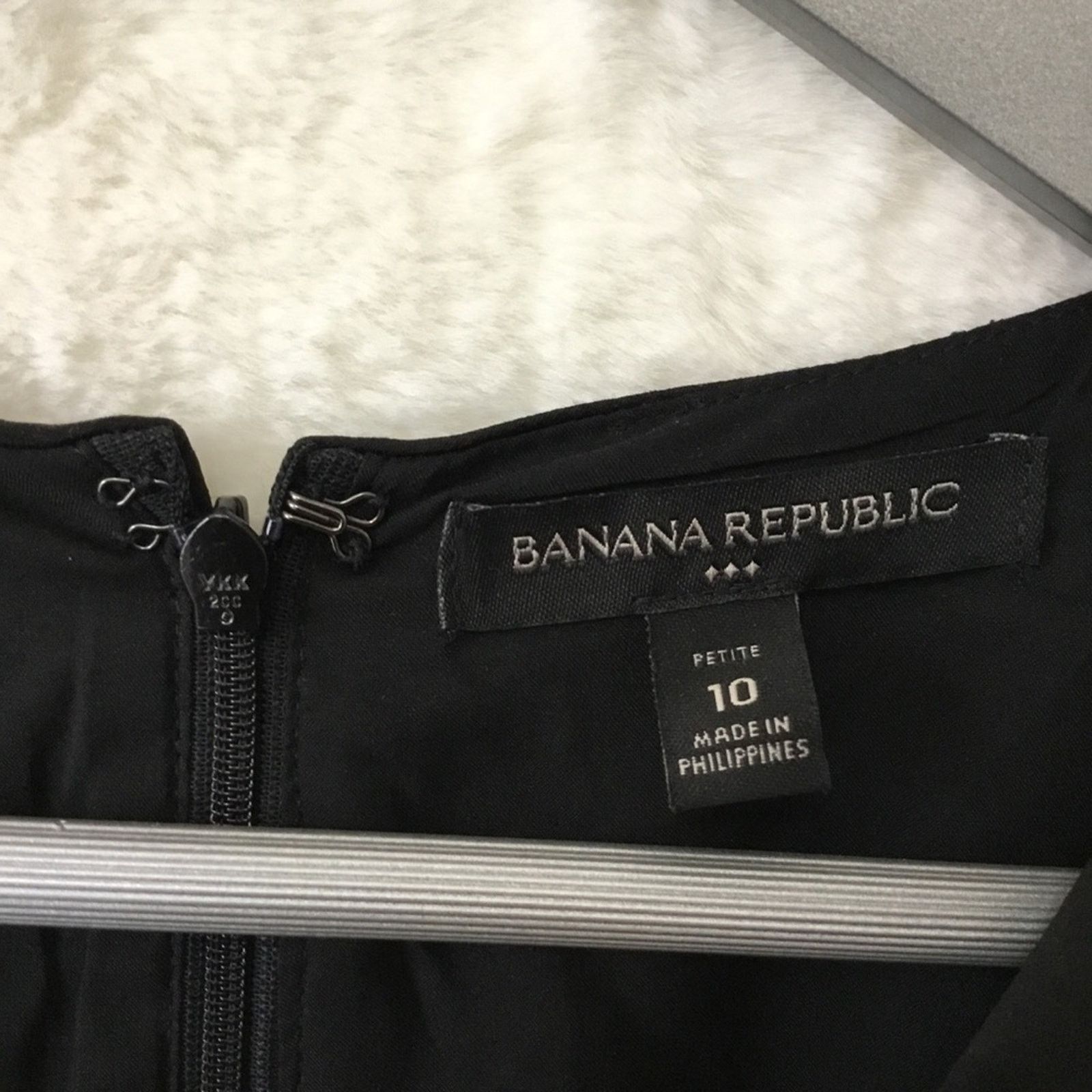 Banana Republic Banana Republic Black Twist-Front Midi Dress Size L / US 10 / IT 46 - 2 Thumbnail