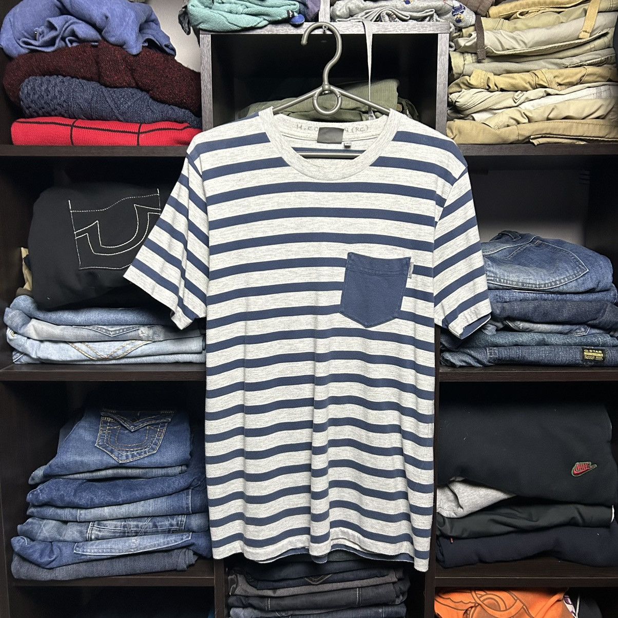 Carhartt Wip Vintage Carhartt wip small logo y2k opium tee size S Size US S / EU 44-46 / 1 - 1 Thumbnail