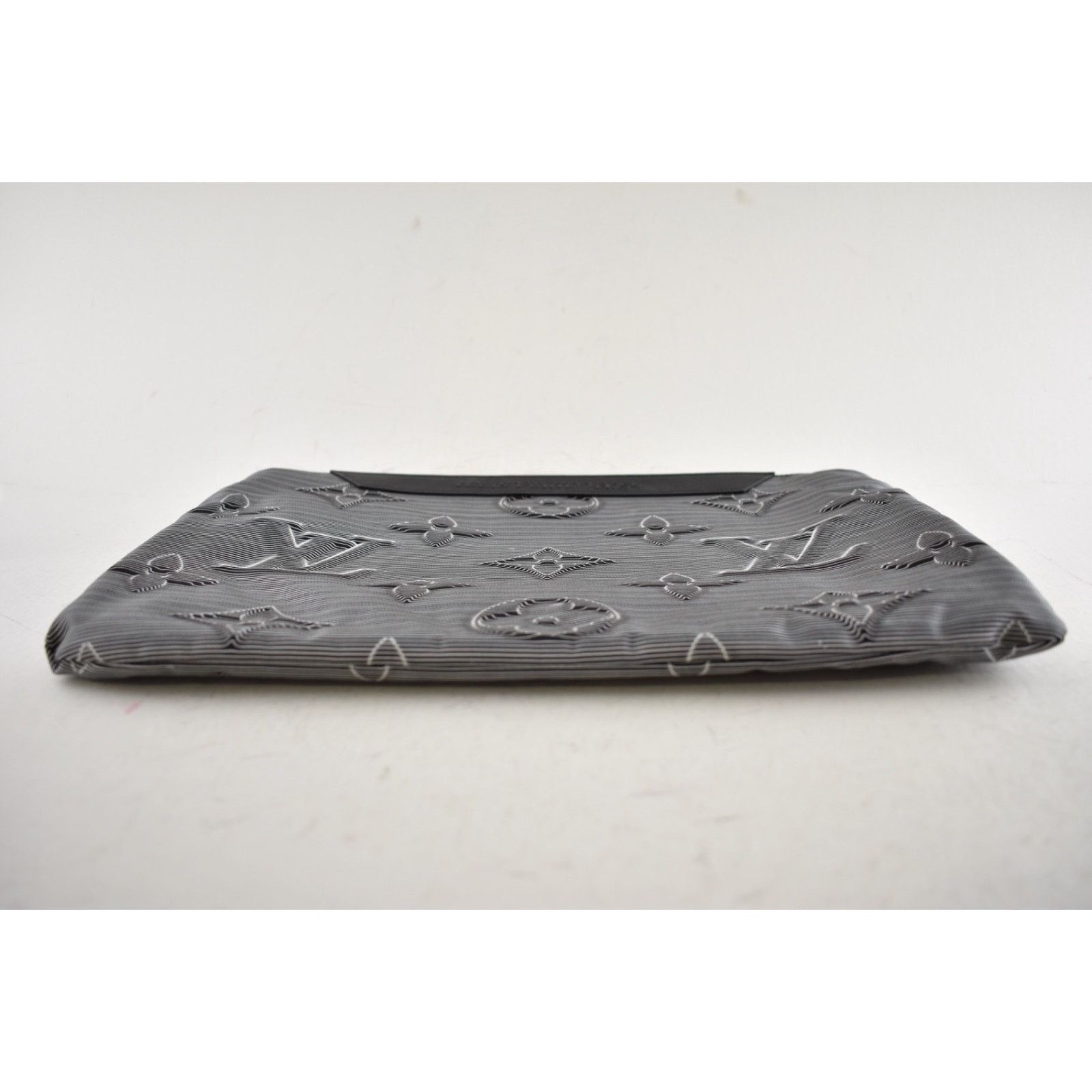 Louis Vuitton Reversible Monogram 3D Nylon LV Pouch Virgil Clutch Bag Size ONE SIZE - 6 Thumbnail