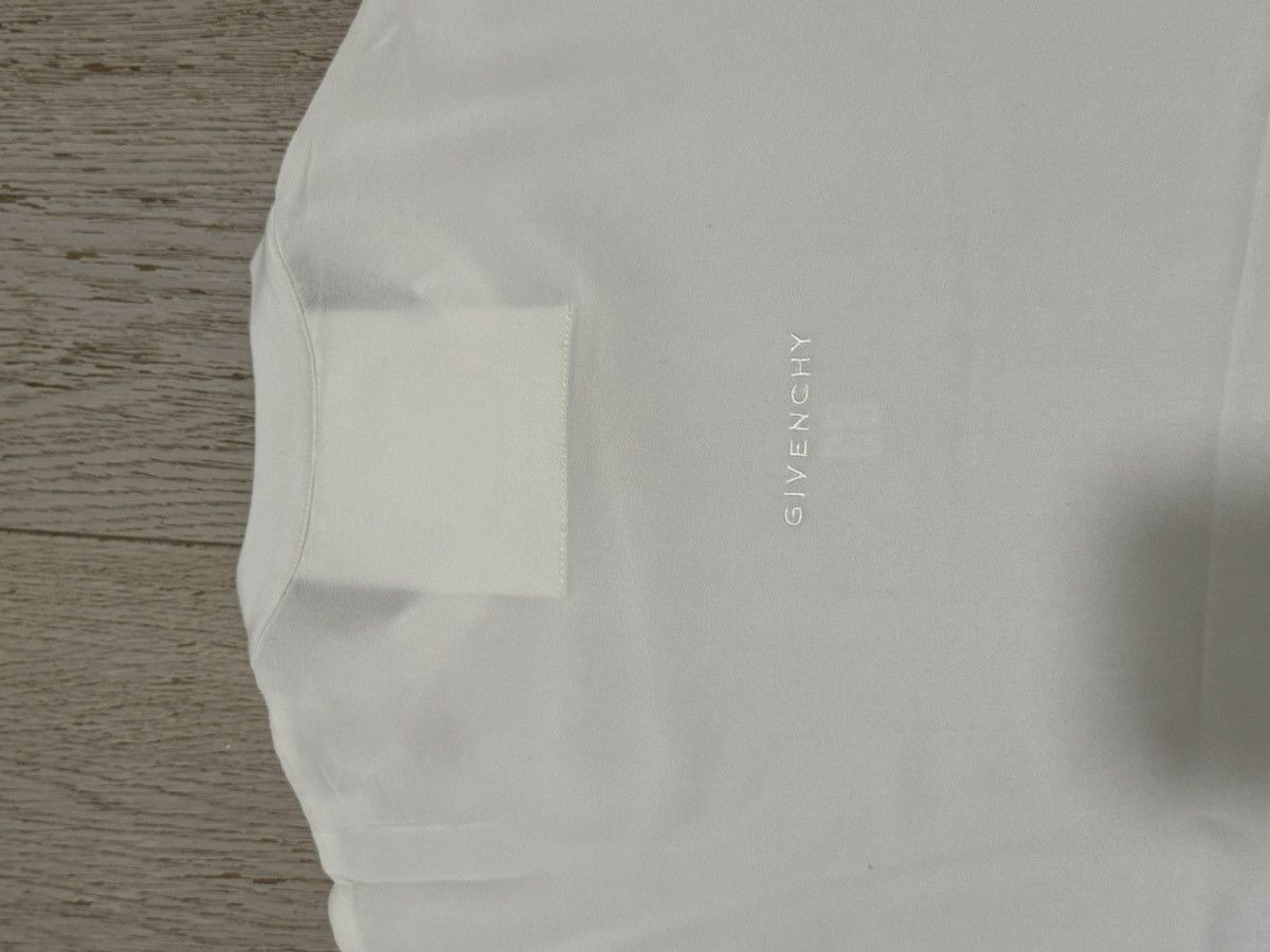 Givenchy White givenchy t-shirt - SILK Size US XS / EU 42 / 0 - 5 Thumbnail