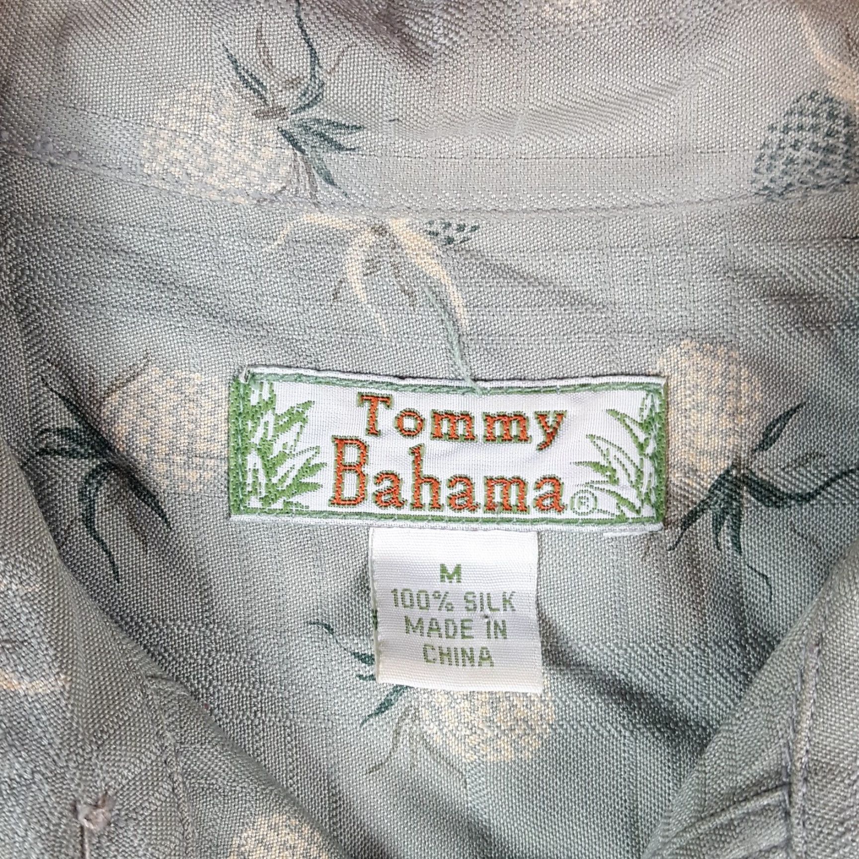 Tommy Bahama VINTAGE Tommy Bahama Pineapple Silk Long Sleeve Button-Up Camp Shirt M Green Hawaiian Retro Mens Size US M / EU 48-50 / 2 - 5 Thumbnail