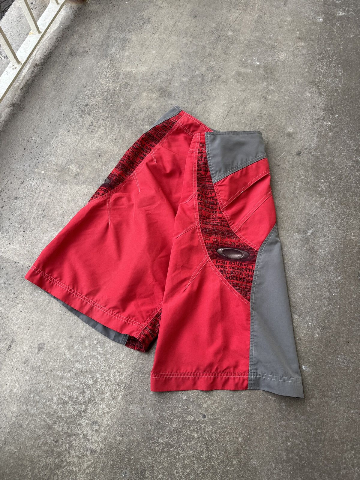 Oakley Vintage Oakley Surf Shorts Size US 33 - 1 Thumbnail