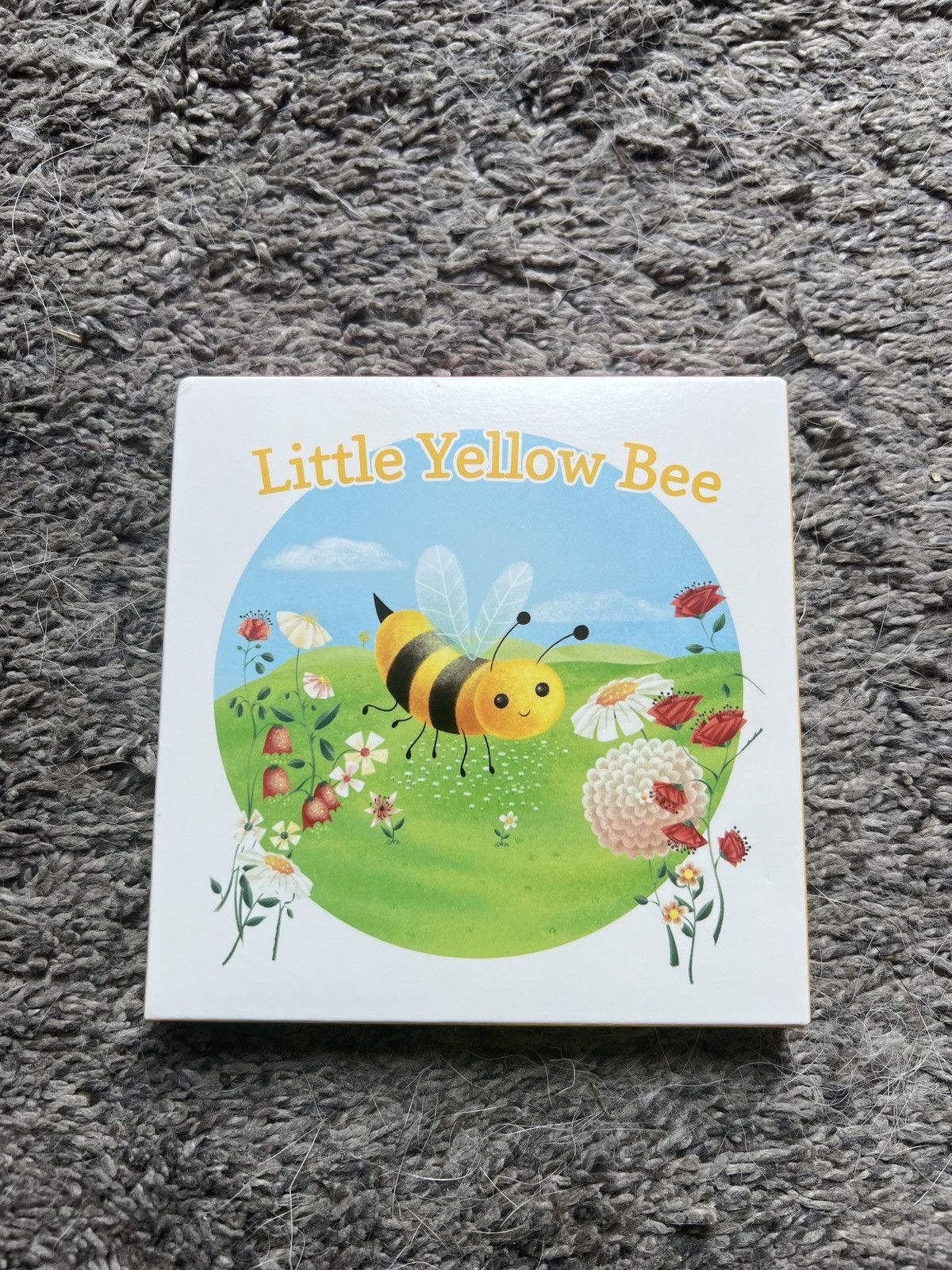 Hypebeast 2024 McDonald’s Happy Meal Readers Little Yellow Bee Size ONE SIZE - 1 Thumbnail