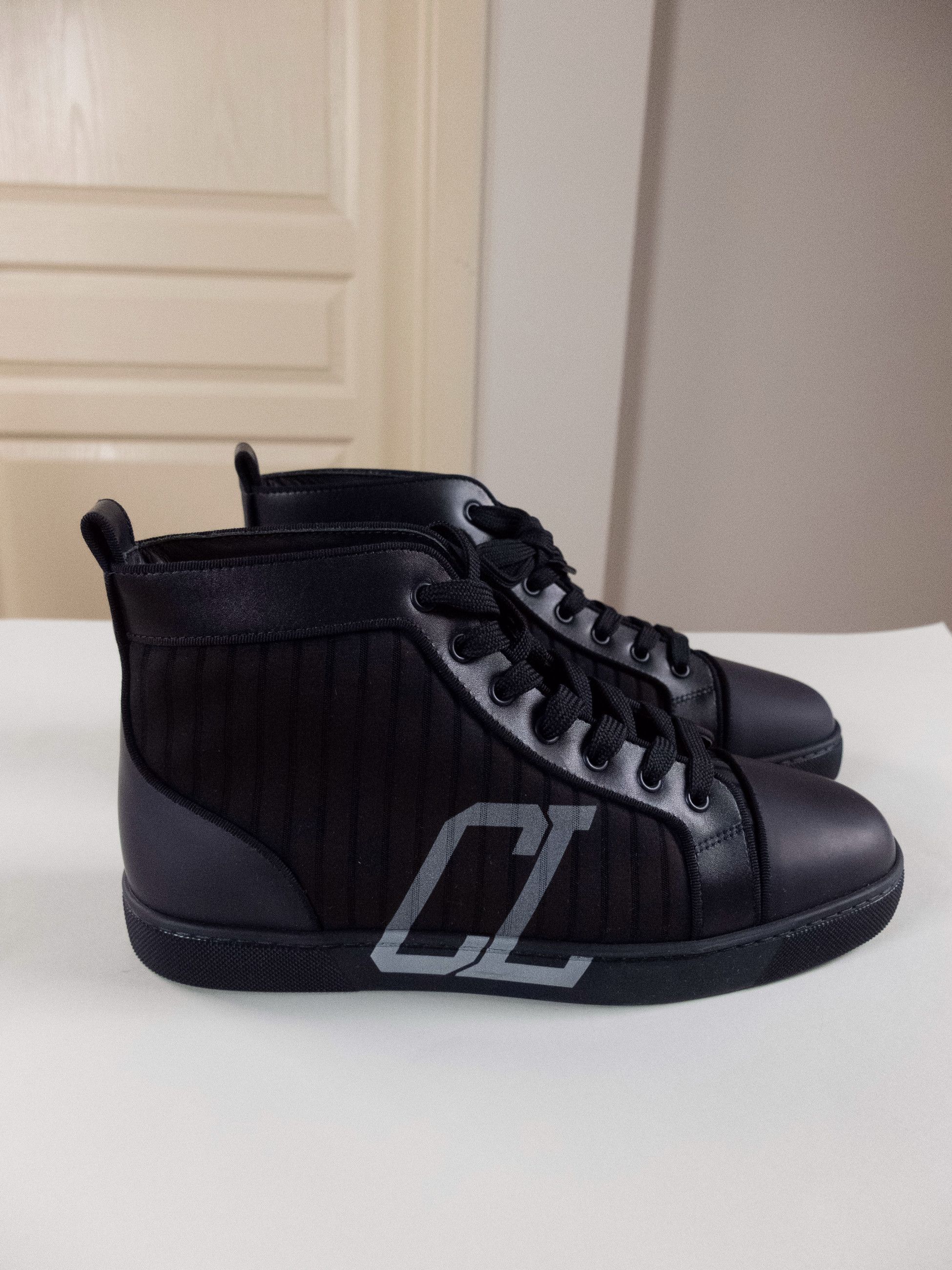 Christian Louboutin CHRISTIAN LOUBOUTIN Louis Varsimax navy black sneakers 9 42 Size US 9 / EU 42 - 4 Thumbnail