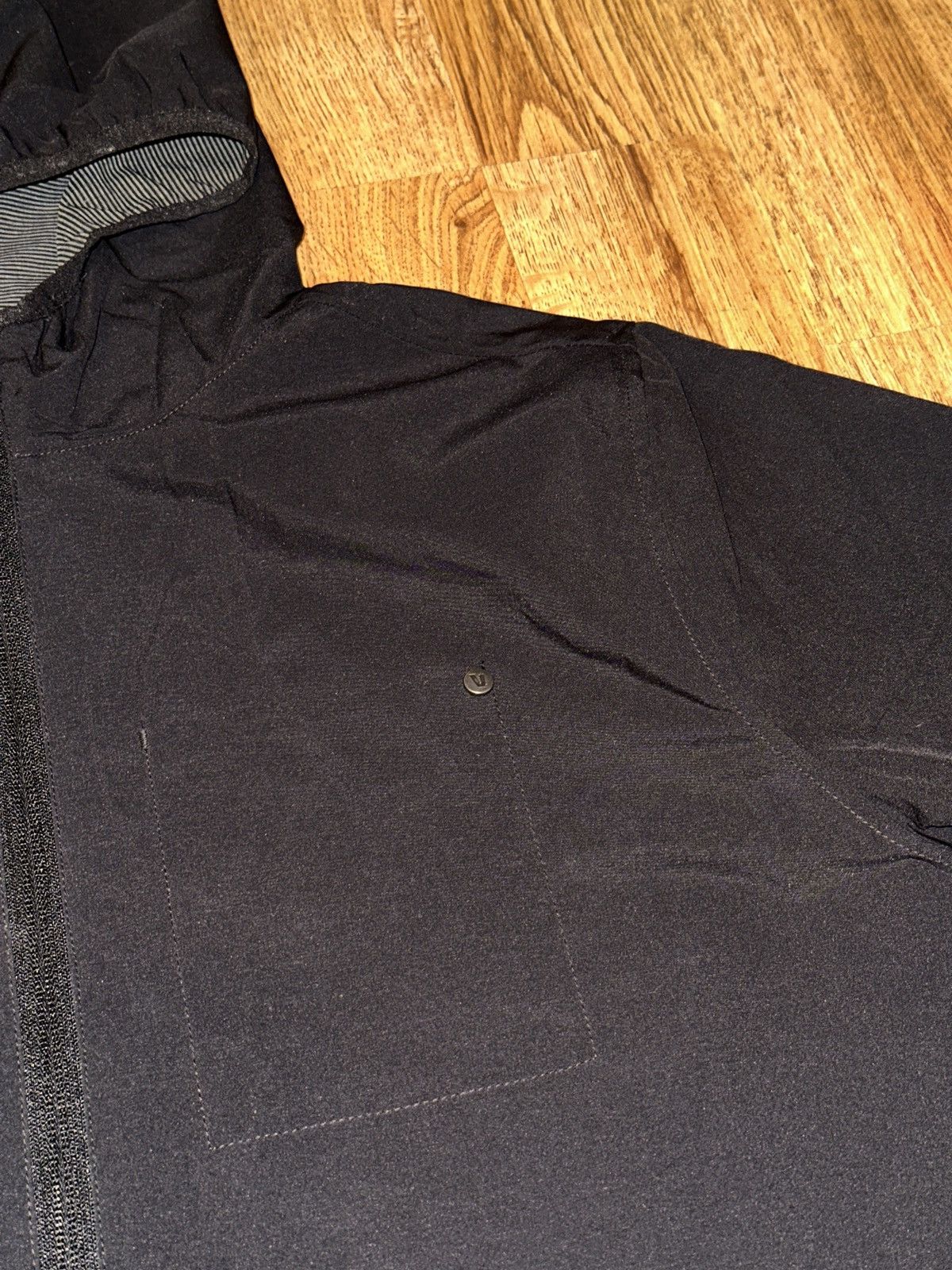 Vuori Vuori Black Hooded Windbreaker Jacket Full Zip Lightweight Size US L / EU 52-54 / 3 - 4 Thumbnail
