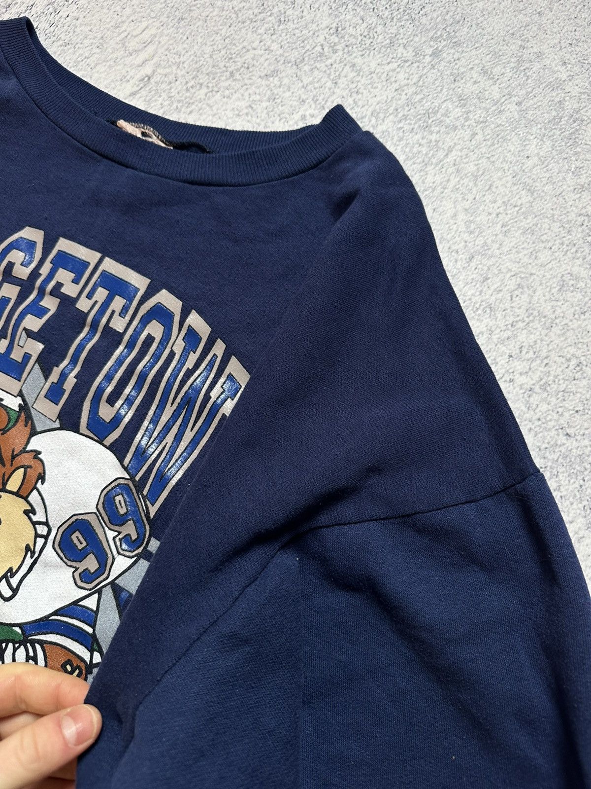 Other Vintage Georgetown Hoyas Taz Sweatshirt 1994 Size US L / EU 52-54 / 3 - 8 Thumbnail