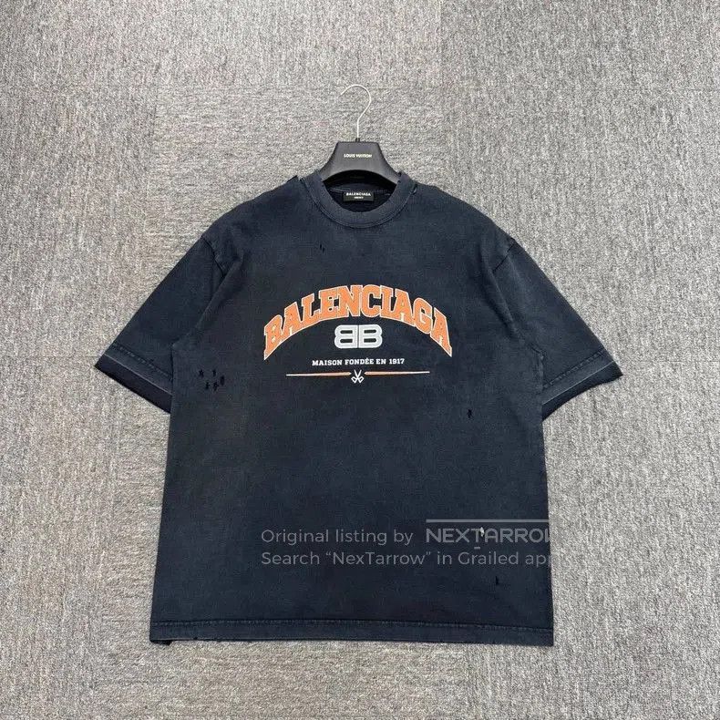 Balenciaga Balenciaga Distressed Logo Print T-shirt. Size US XS / EU 42 / 0 - 1 Thumbnail