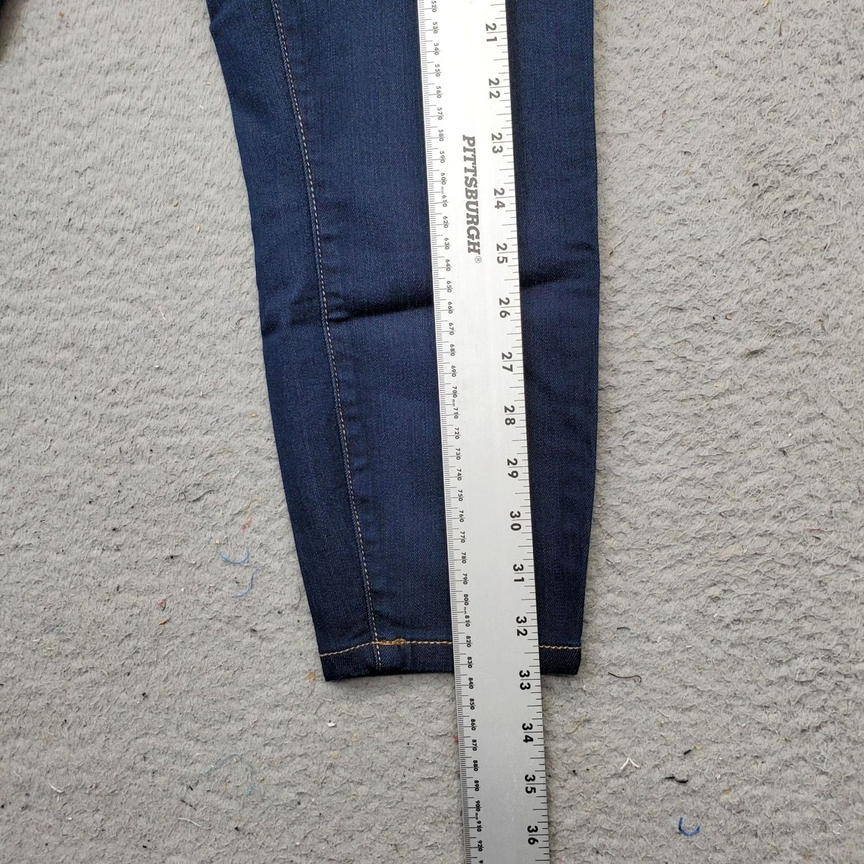 Torrid Torrid Lean Jeans Womens Size 0 Blue Denim Dark Wash Skinny Leg Stretch Pull-On Size: Women Size 0: Blue Denim Dark Wash Skinny Jeans Torrid Size 34" / US 12 / IT 48 - 3 Thumbnail