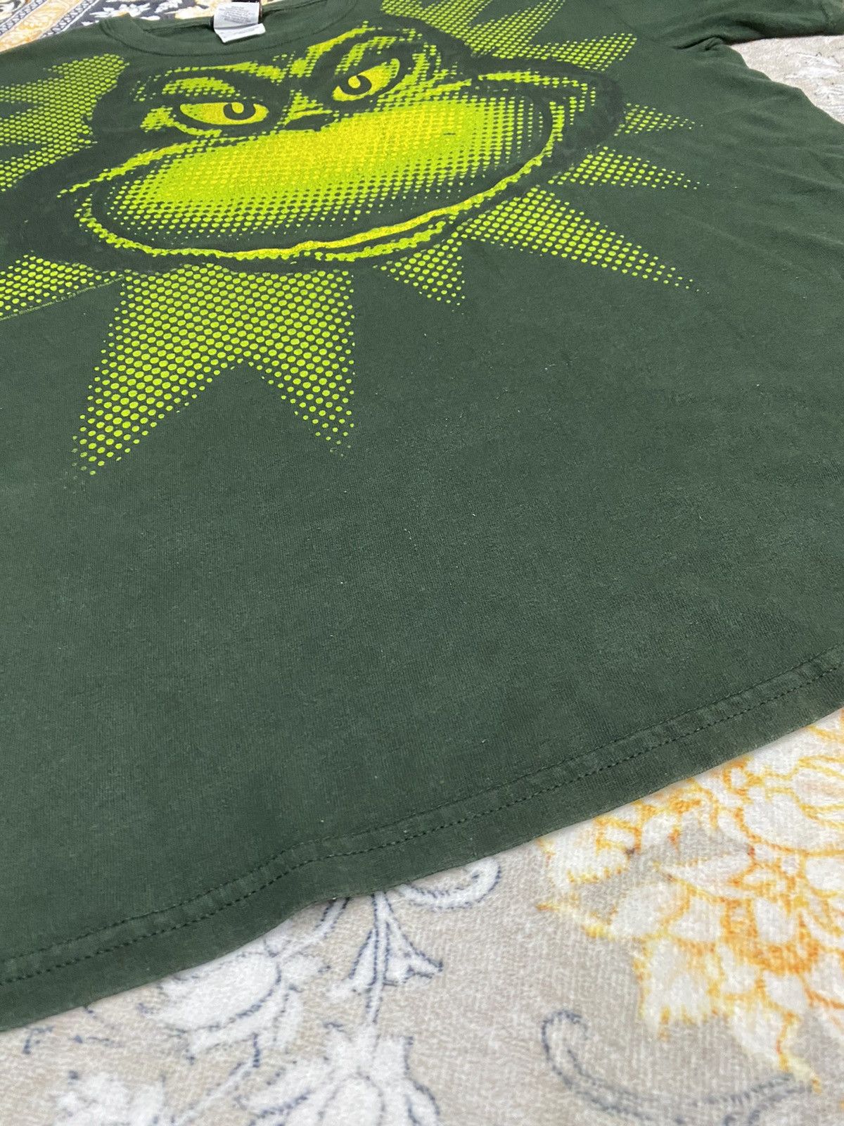 Vintage VINTAGE RARE DR.SEUSS THE GRINCH BIG FACE GRAPHIC 00s TEE Size US L / EU 52-54 / 3 - 6 Thumbnail