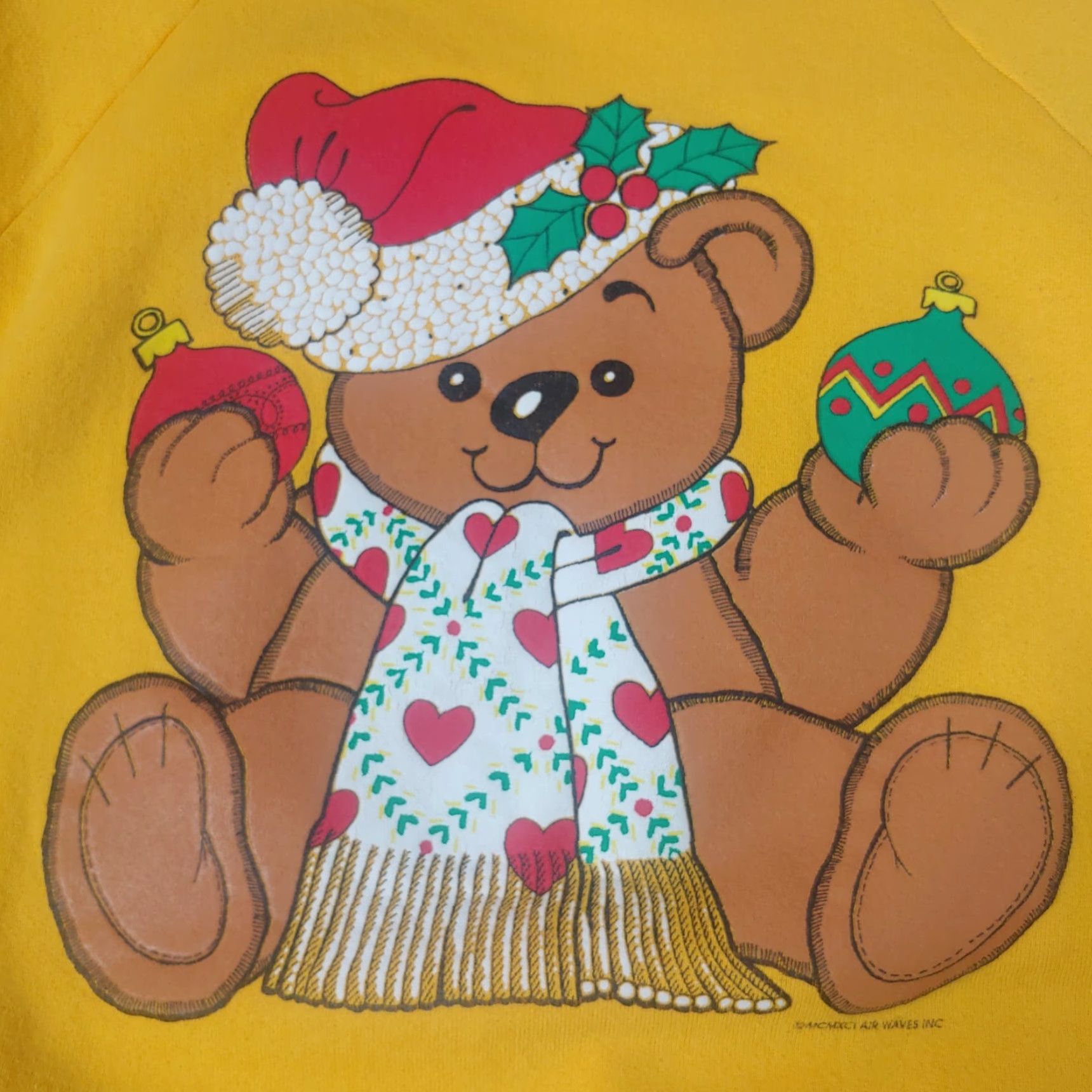 Fruit Of The Loom VINTAGE 1990s Christmas Sweatshirt Bear Large Yellow Heart Scarf Santa Airwaves Size US L / EU 52-54 / 3 - 2 Thumbnail